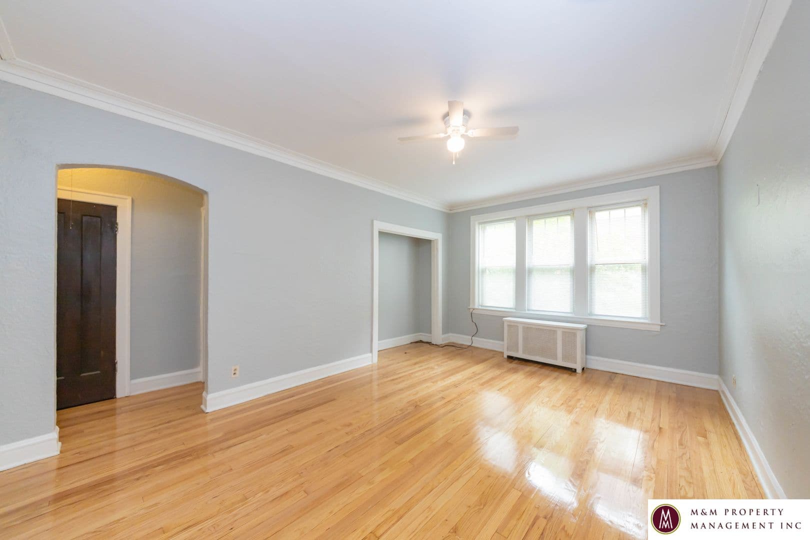 Oak Park Apartment: 458 Washington Blvd