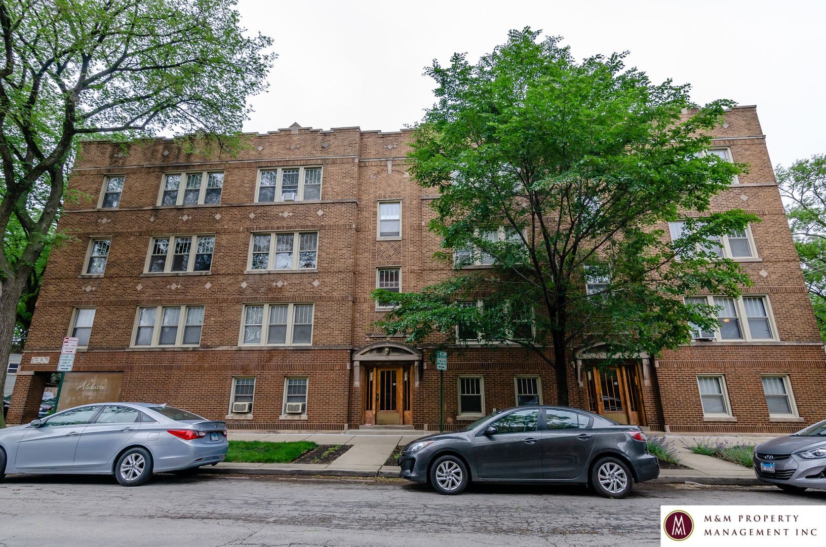 Oak Park Apartment: 319 Harrison