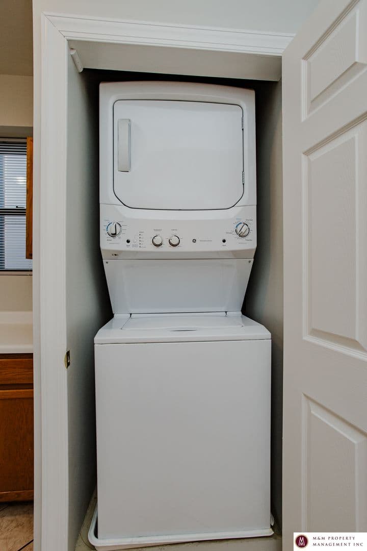 Oak Park Apartment: 101 N. Marion Street