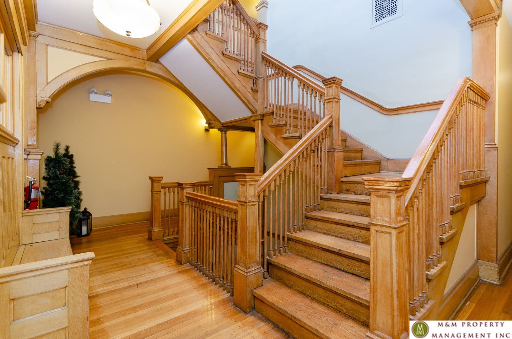 Oak Park Apartment: 112 Home Ave.