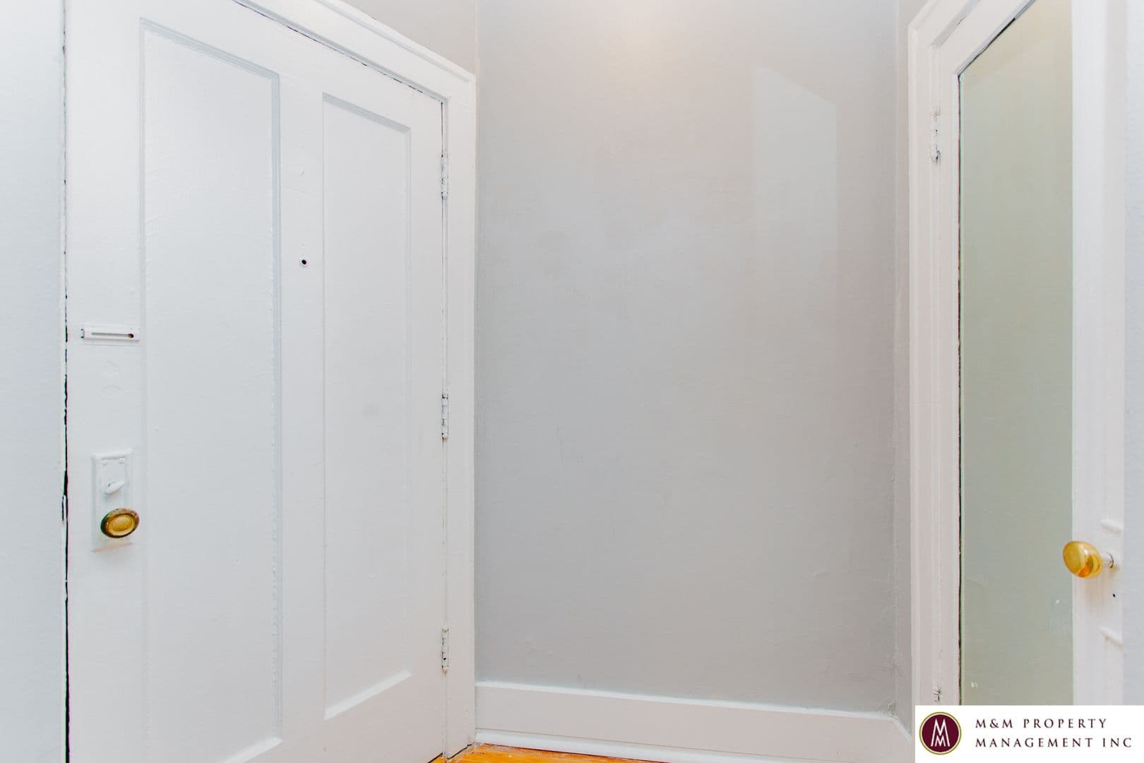 Oak Park Apartment: 458 Washington Blvd