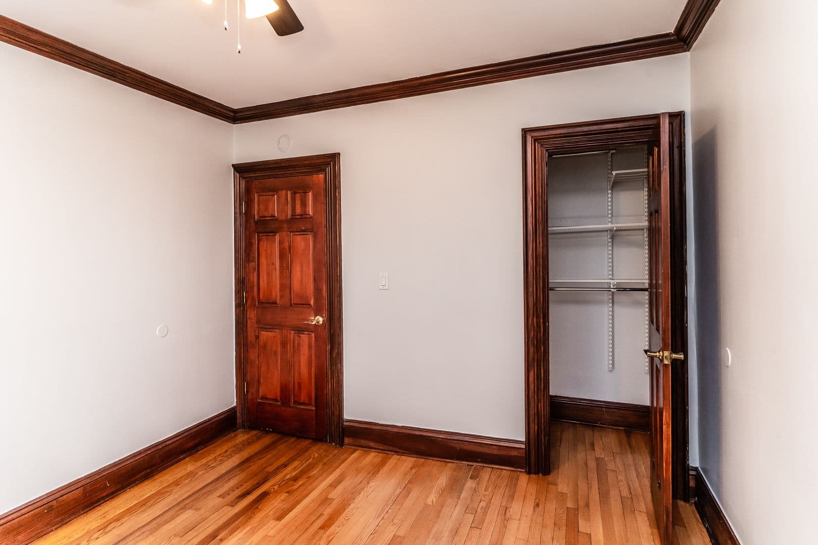 Oak Park Apartment: 628 Harrison