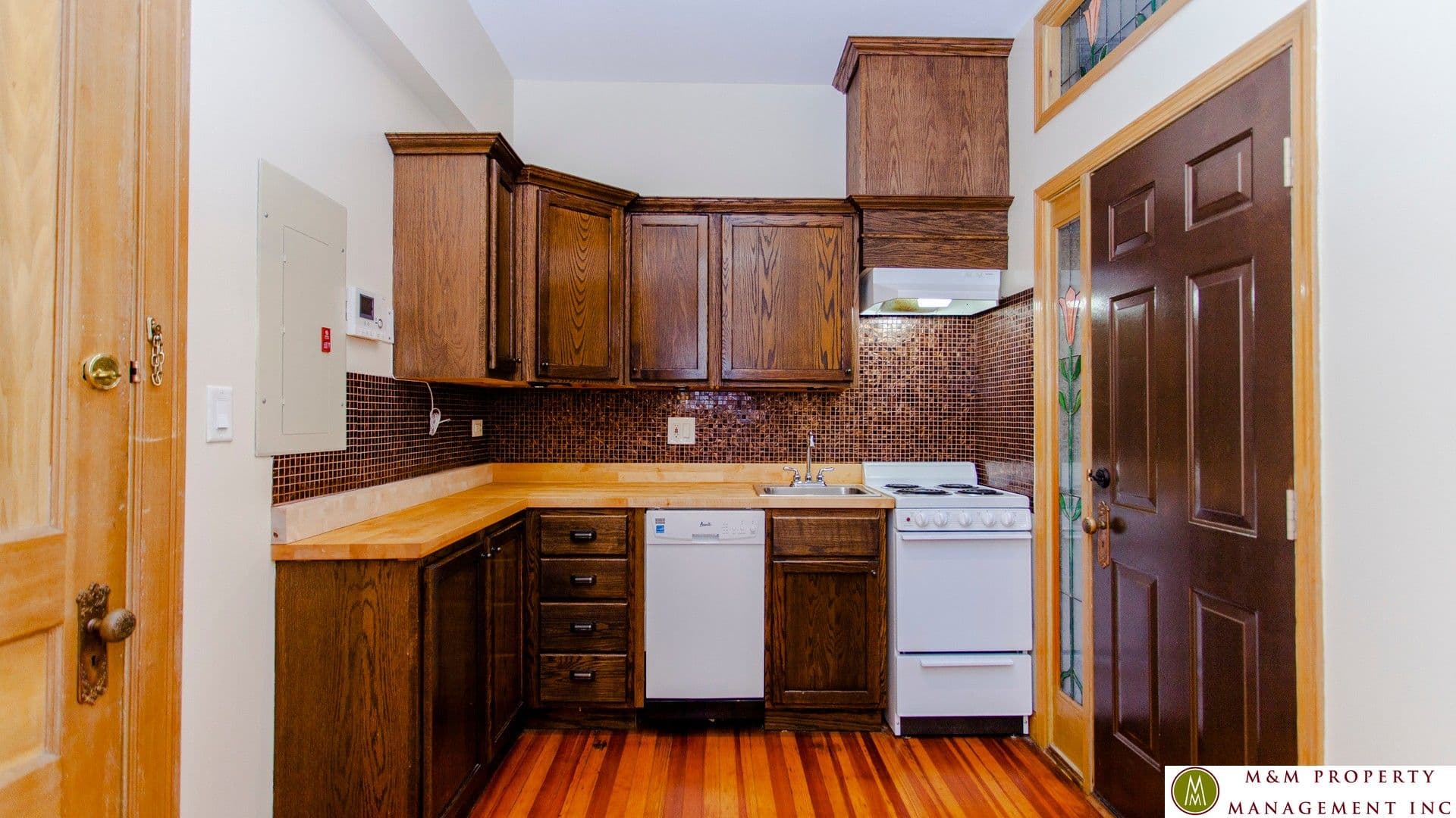 Oak Park Apartment: 112 Home Ave.