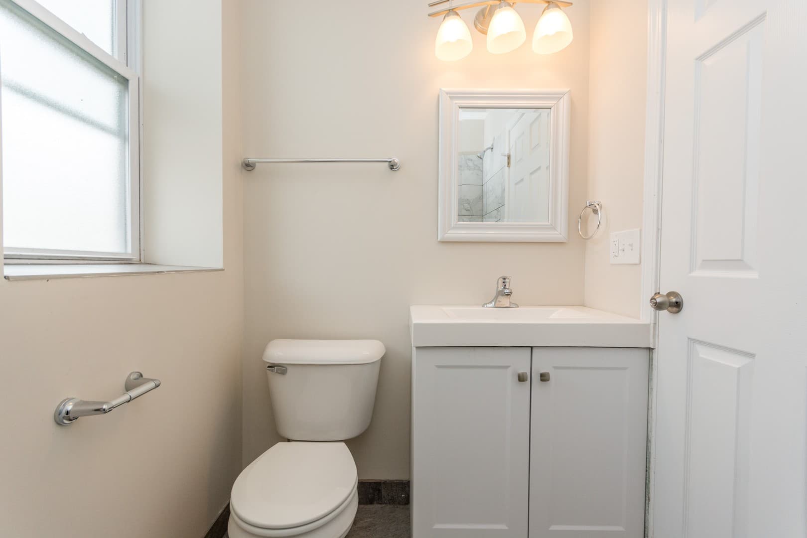 Chicago Apartment: 915 Aberdeen St