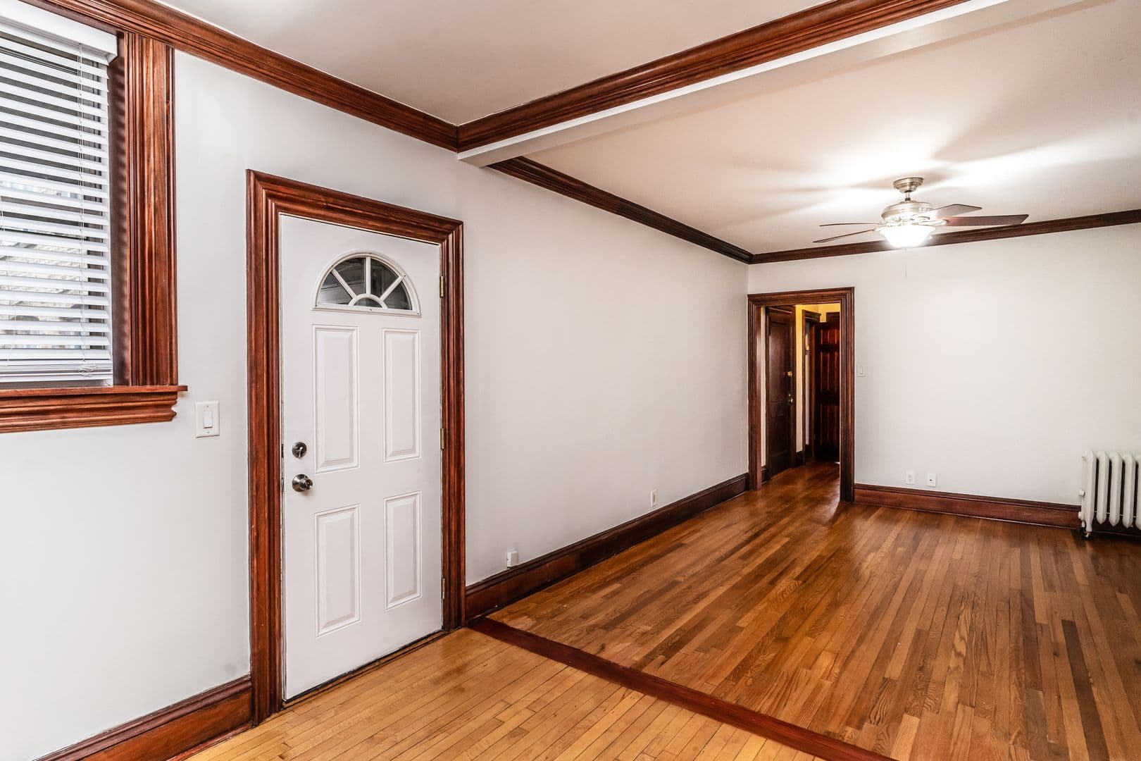 Oak Park Apartment: 628 Harrison