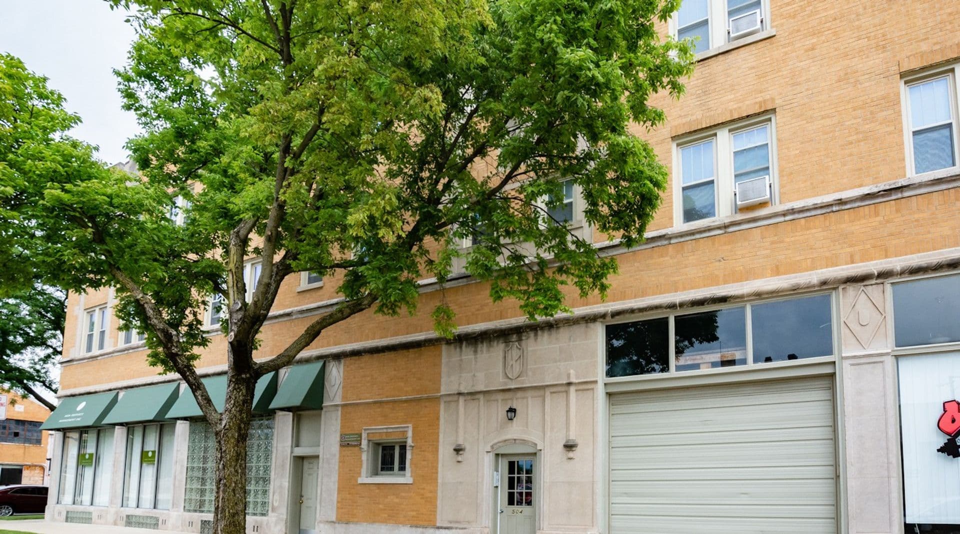 Oak Park Apartment: 645 Madison