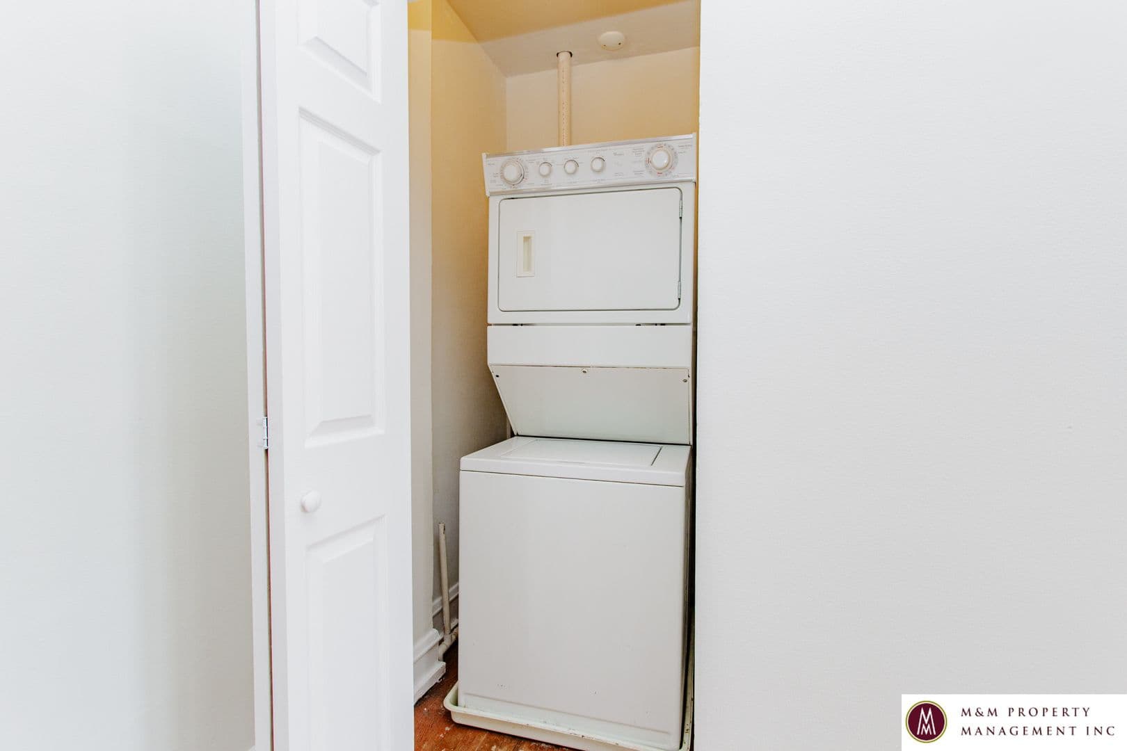 Oak Park Apartment: 628 Harrison