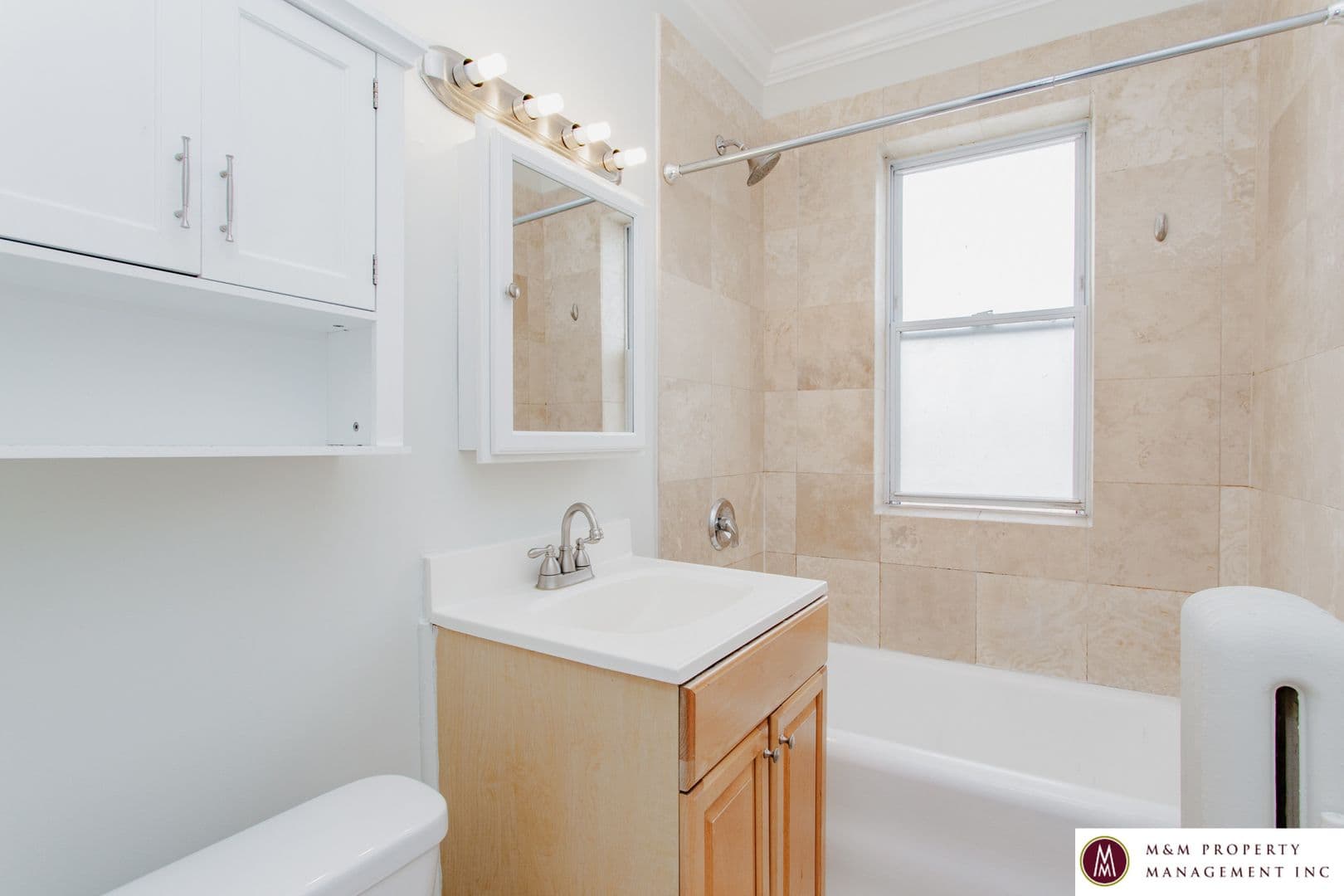 Oak Park Apartment: 628 Harrison