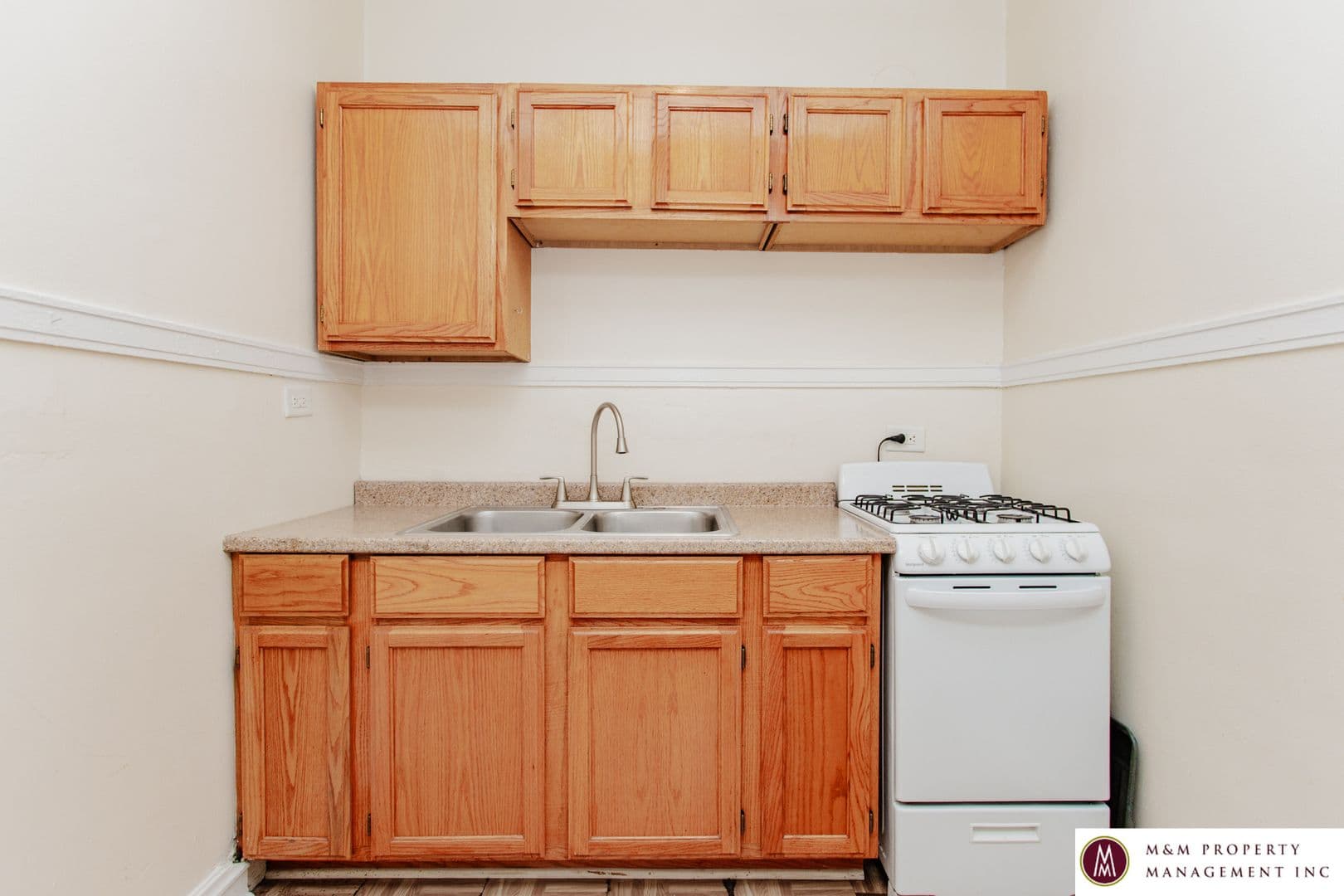 Oak Park Apartment: 437 S. Kenilworth