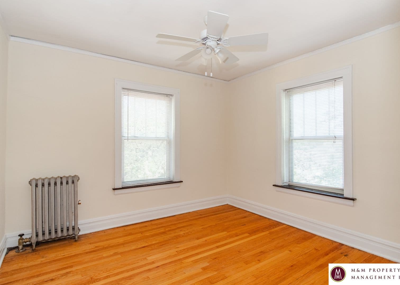Oak Park Apartment: 327 Harrison
