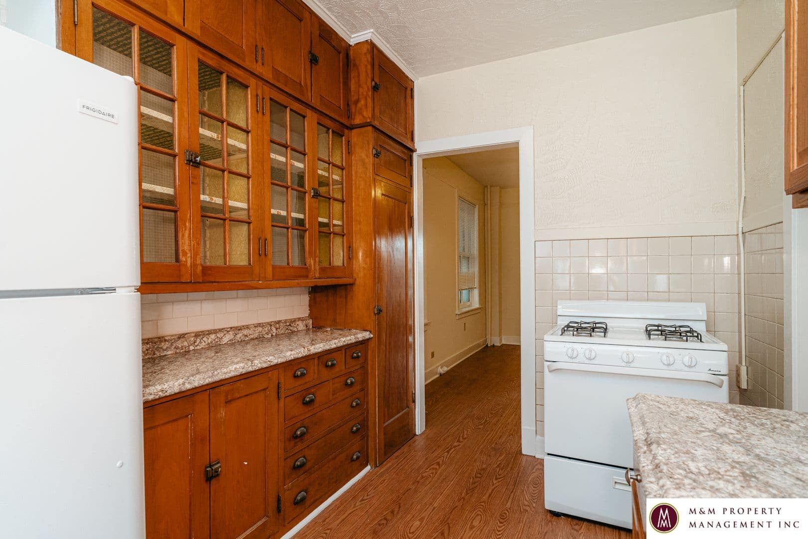 Oak Park Apartment: 817 S. Oak Park Ave.