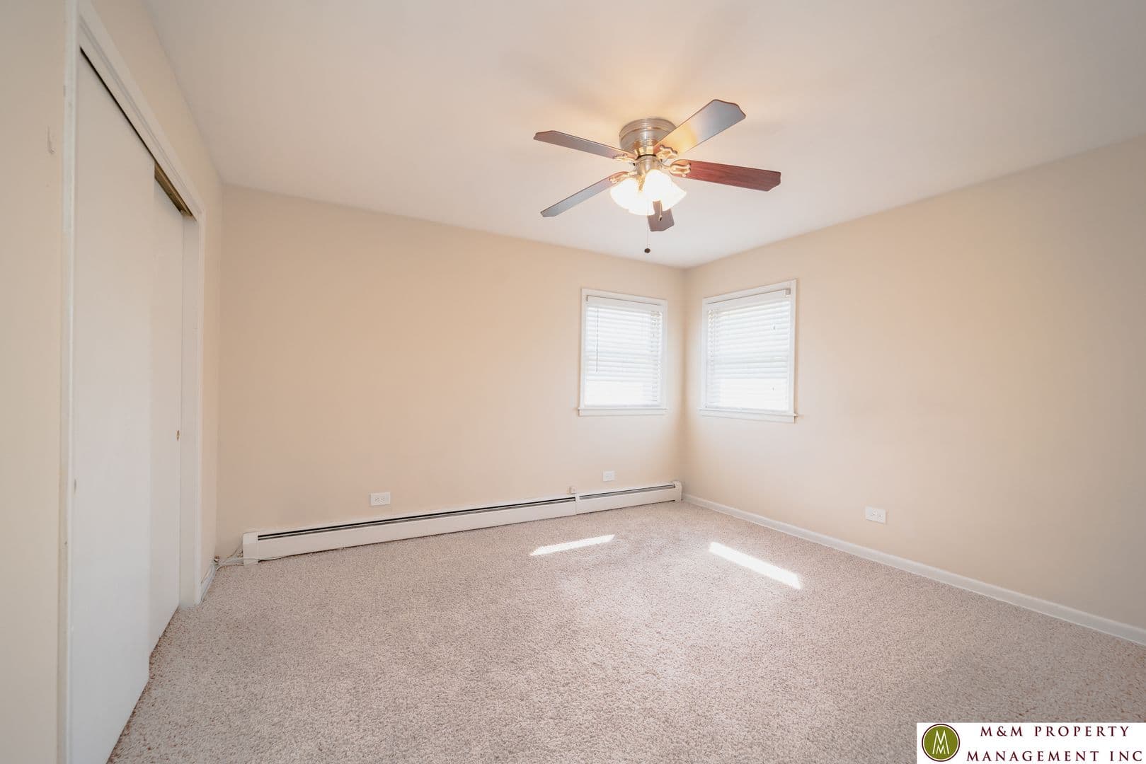 Oak Park Apartment: 432 Clinton