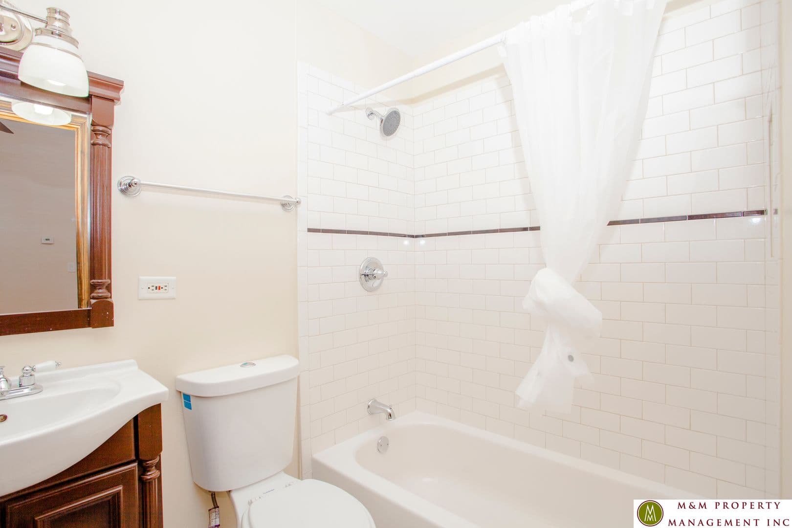 Oak Park Apartment: 112 Home Ave.