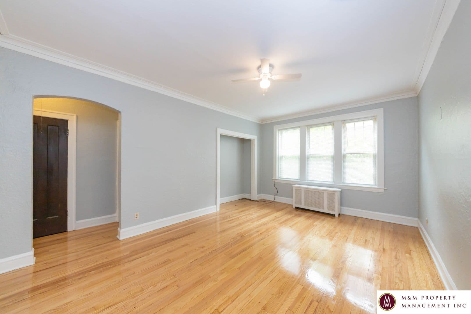 Oak Park Apartment: 458 Washington Blvd