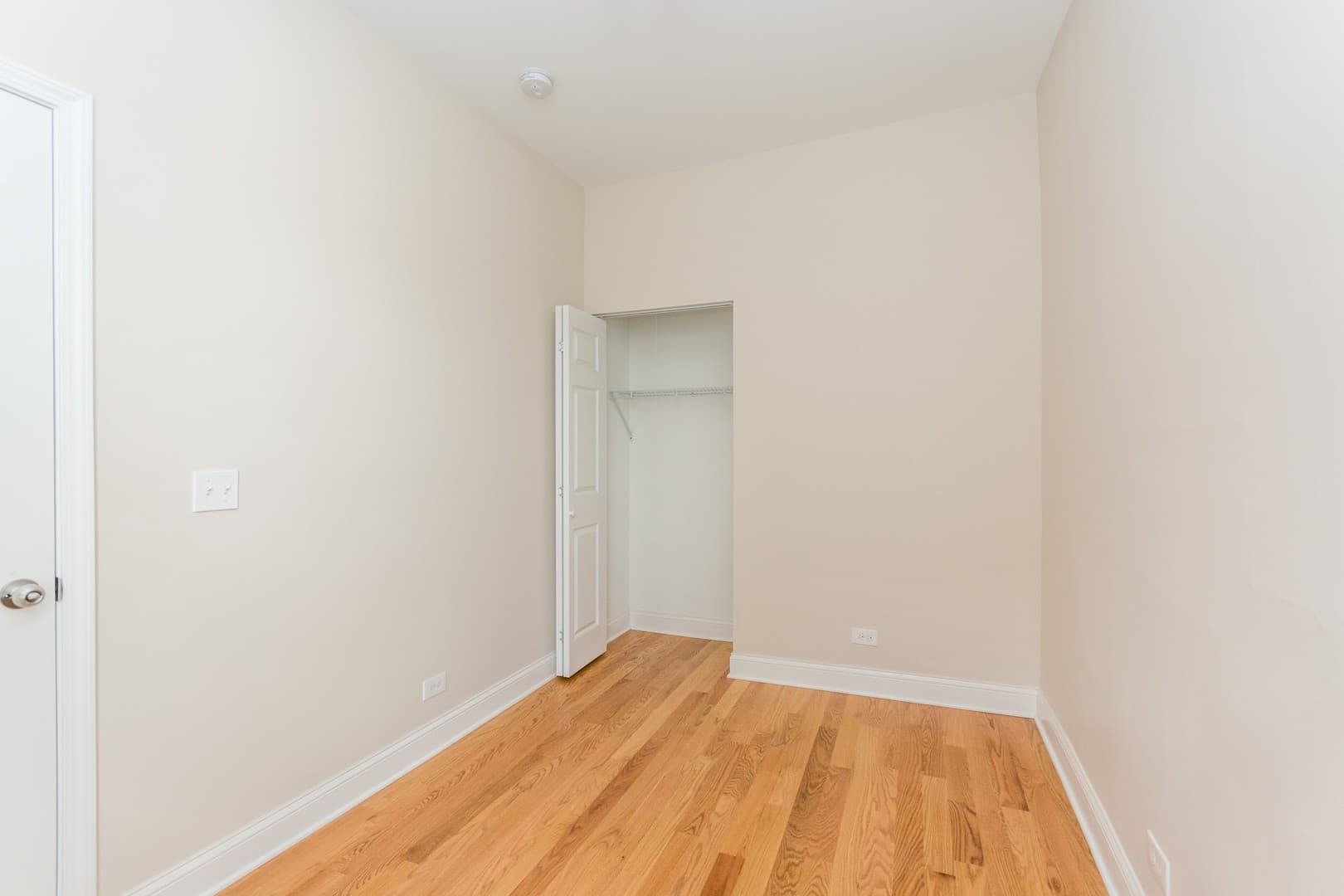 Chicago Apartment: 915 Aberdeen St
