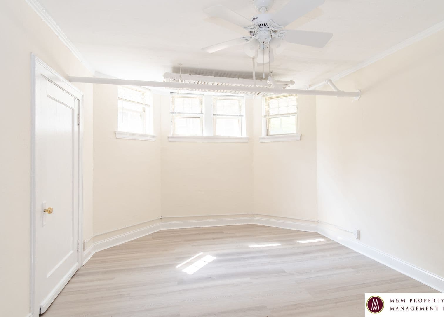 Oak Park Apartment: 437 S. Kenilworth