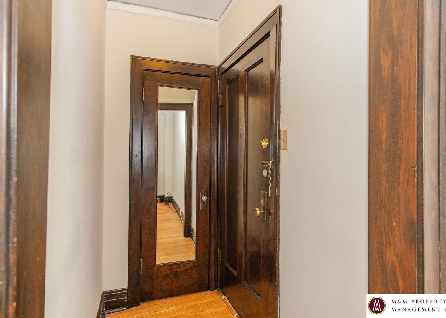Oak Park Apartment: 327 Harrison