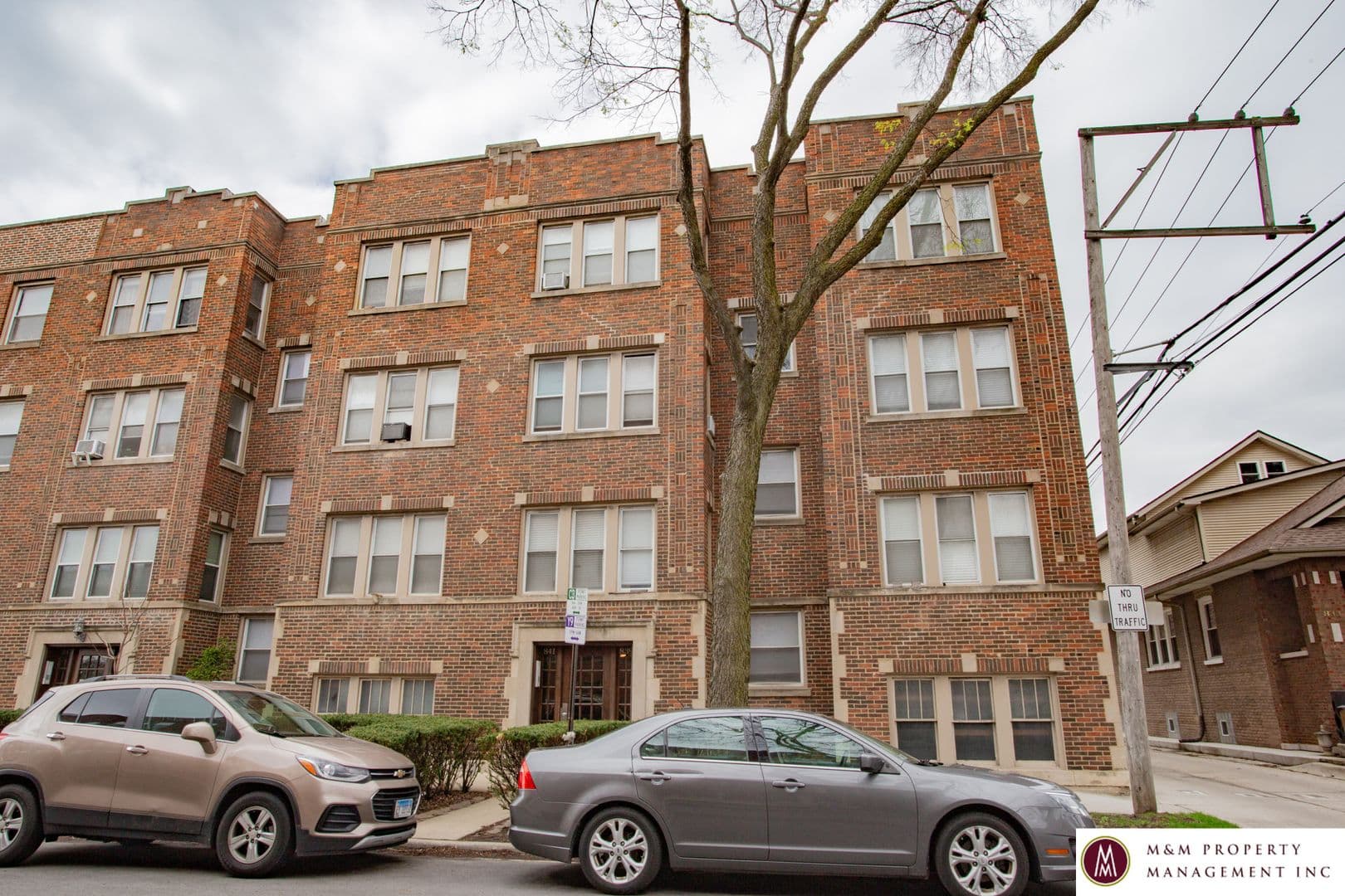 Oak Park Apartment: 628 Harrison