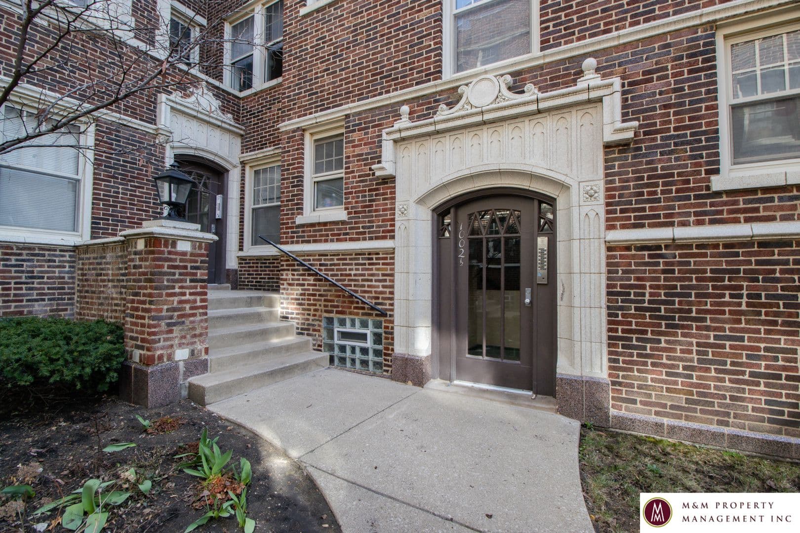 Oak Park Apartment: 1000 North Blvd