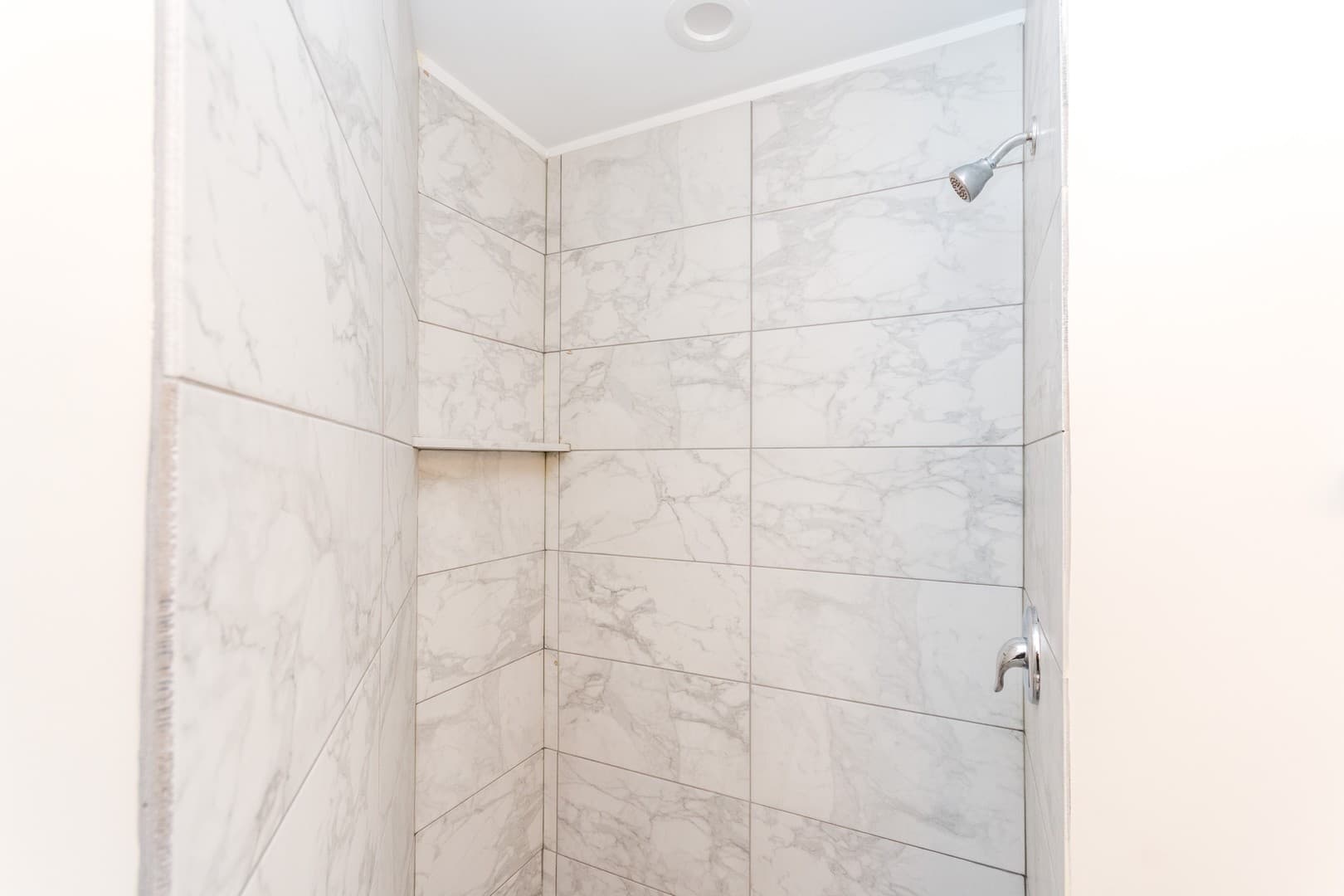Chicago Apartment: 915 Aberdeen St