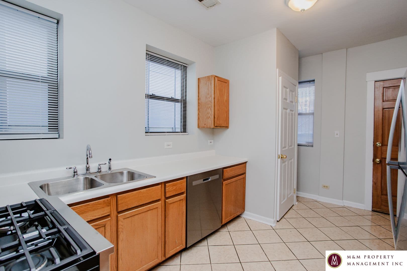 Oak Park Apartment: 101 N. Marion Street