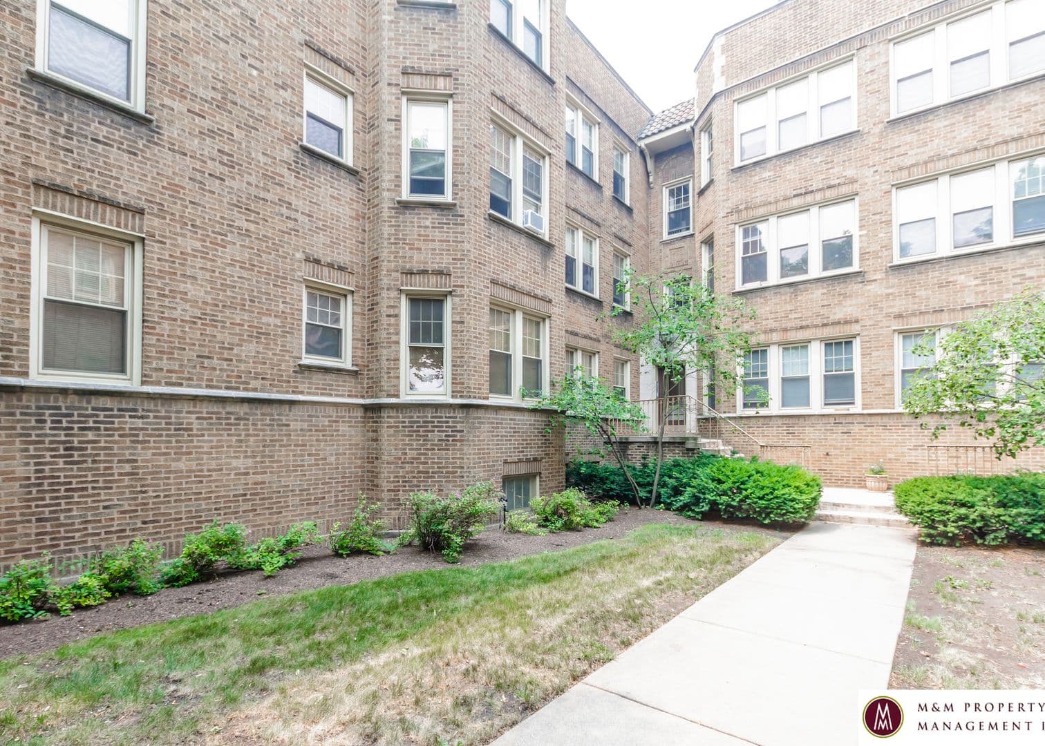 Oak Park Apartment: 901 S. Clinton