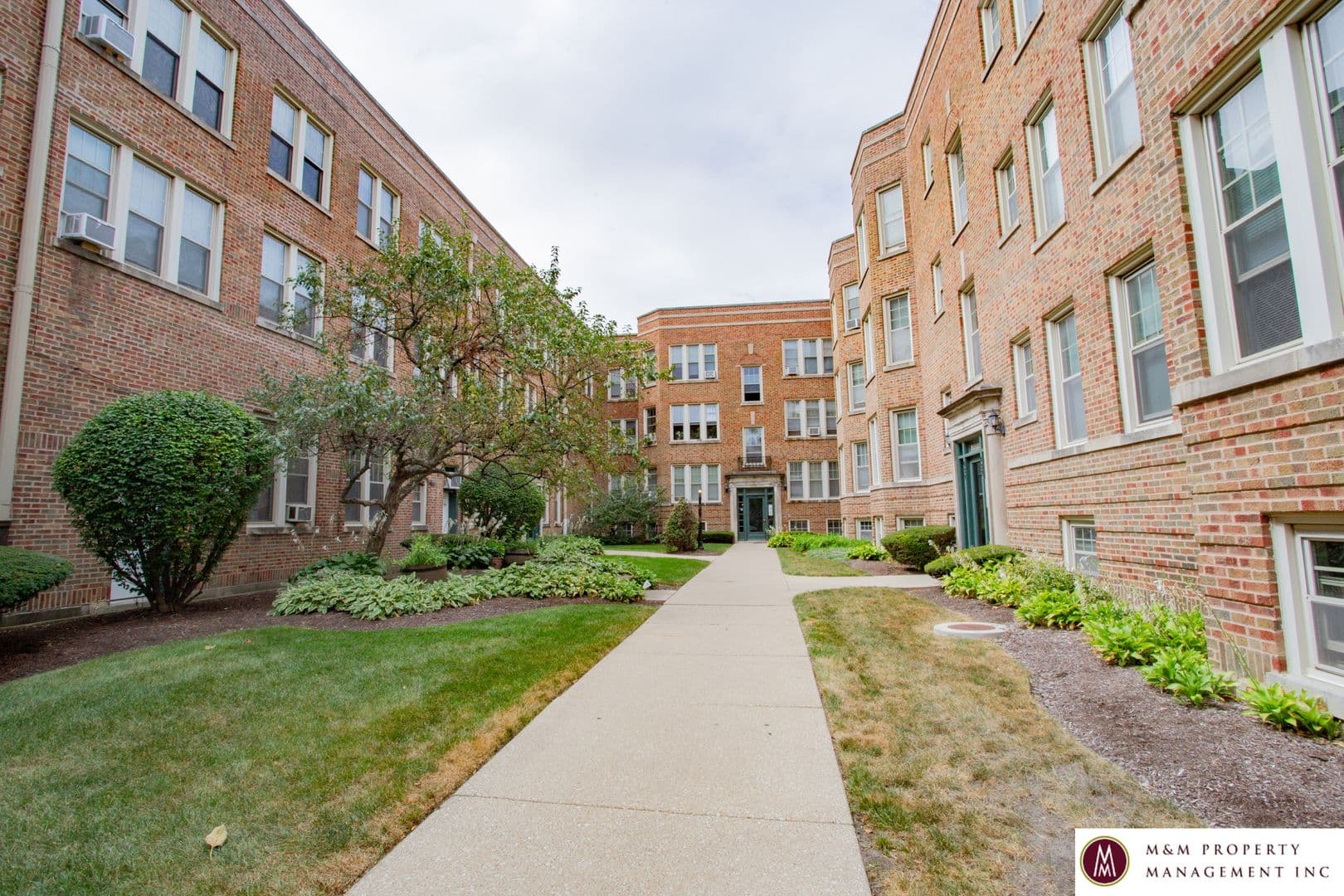 Oak Park Apartment: 437 S. Kenilworth