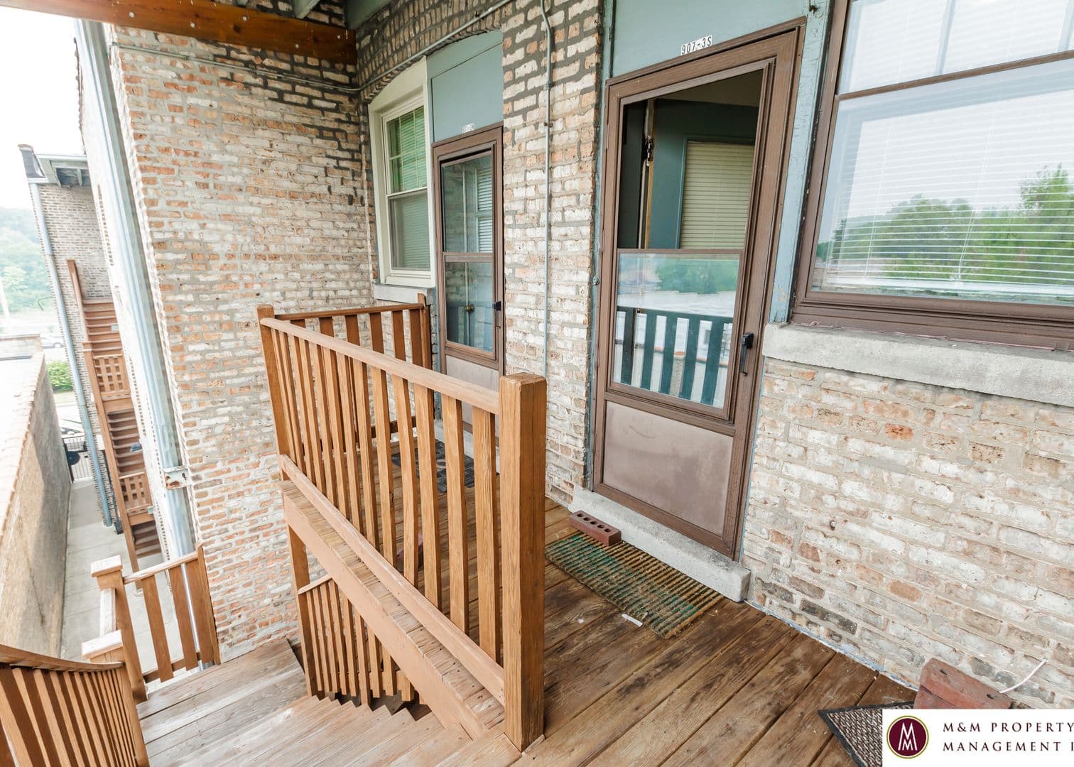Oak Park Apartment: 901 S. Clinton