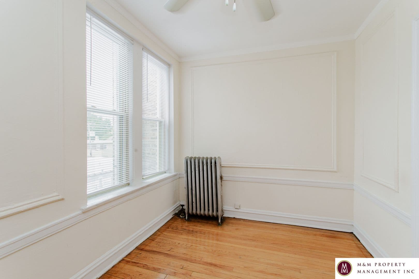 Oak Park Apartment: 437 S. Kenilworth
