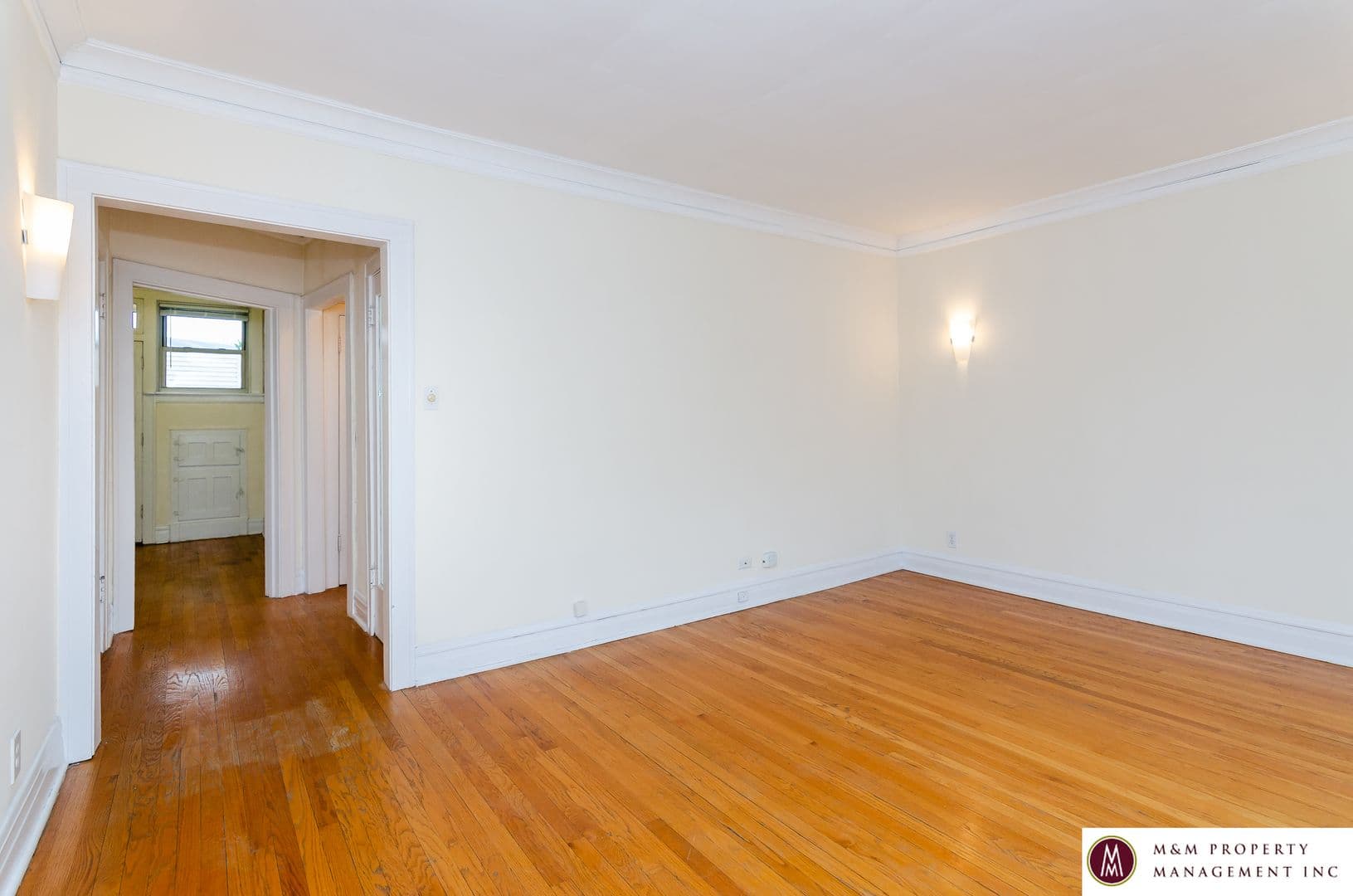Oak Park Apartment: 319 Harrison