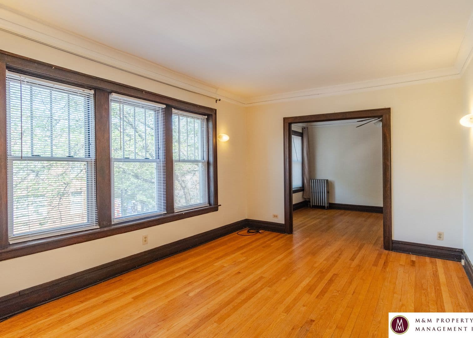 Oak Park Apartment: 327 Harrison