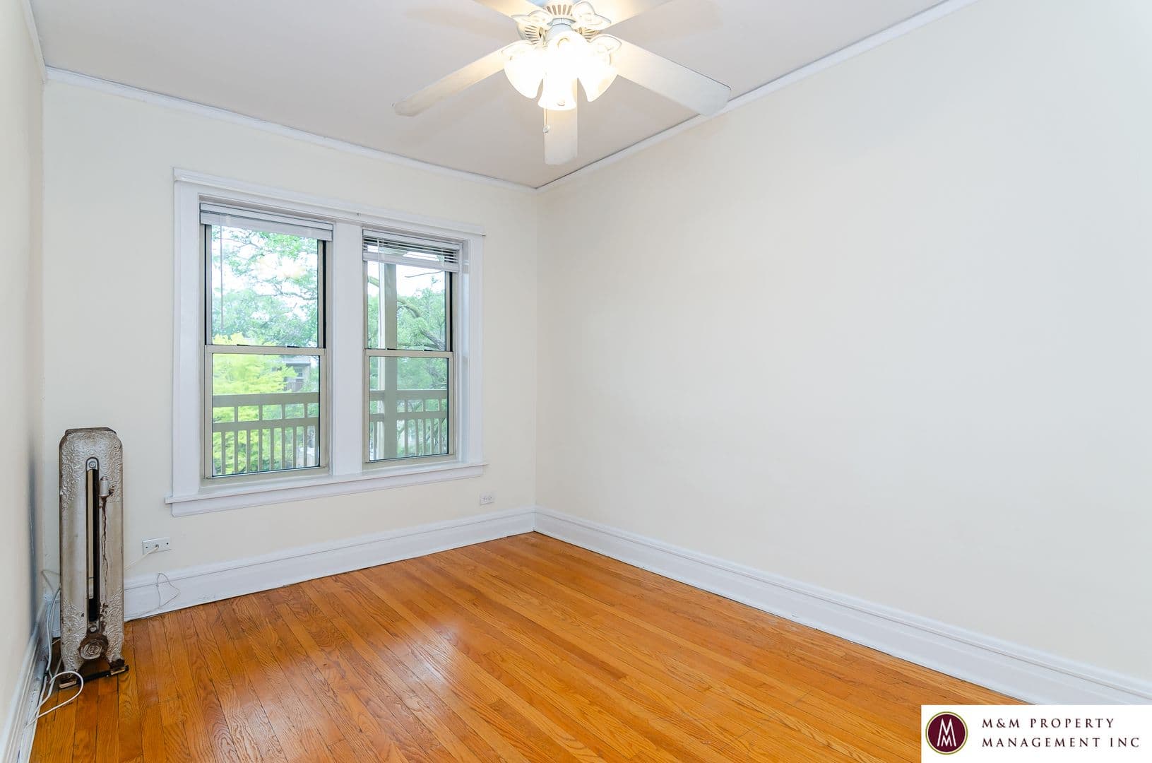 Oak Park Apartment: 319 Harrison