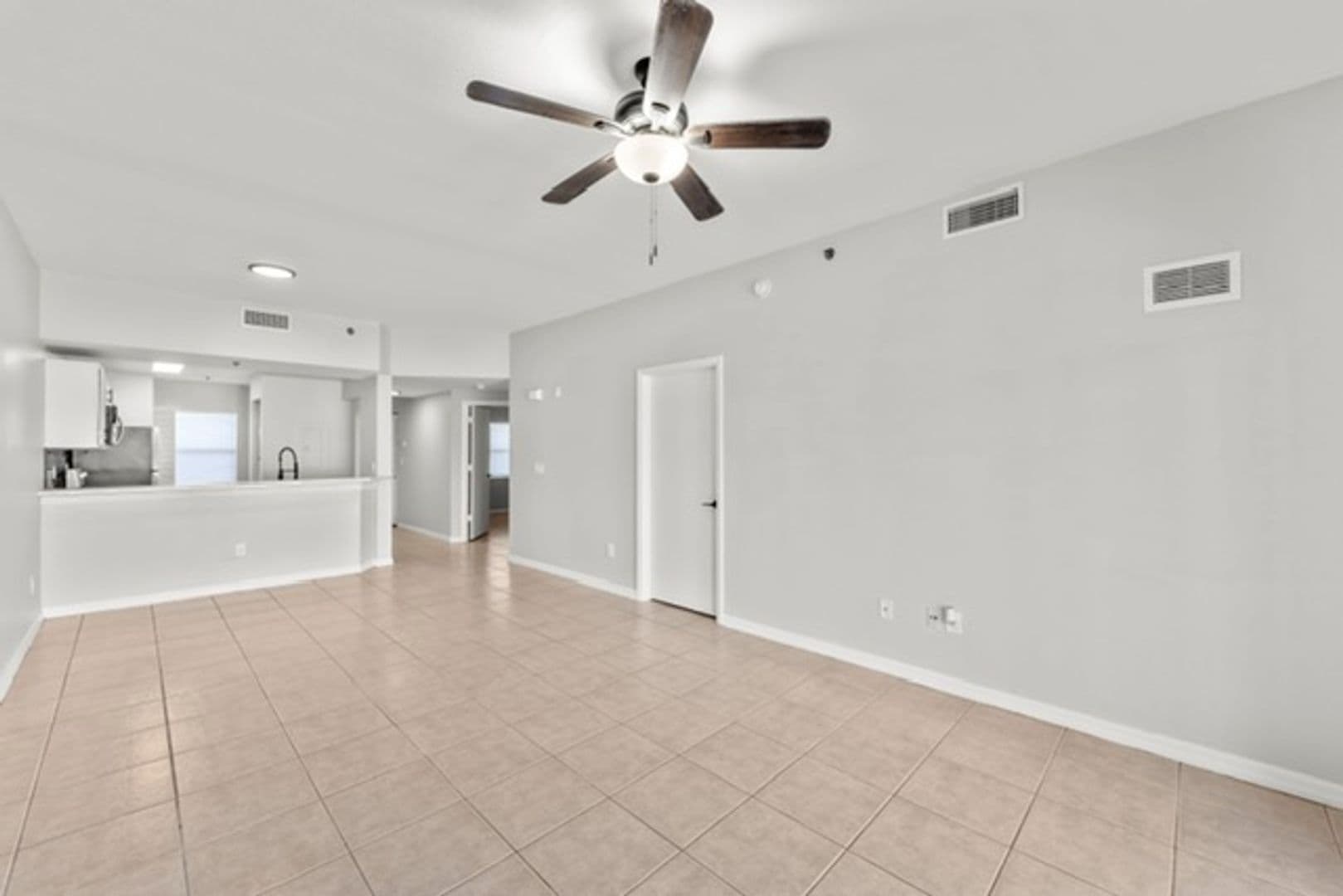 Daytona Beach Shores Apartment: 100 Browning Ave