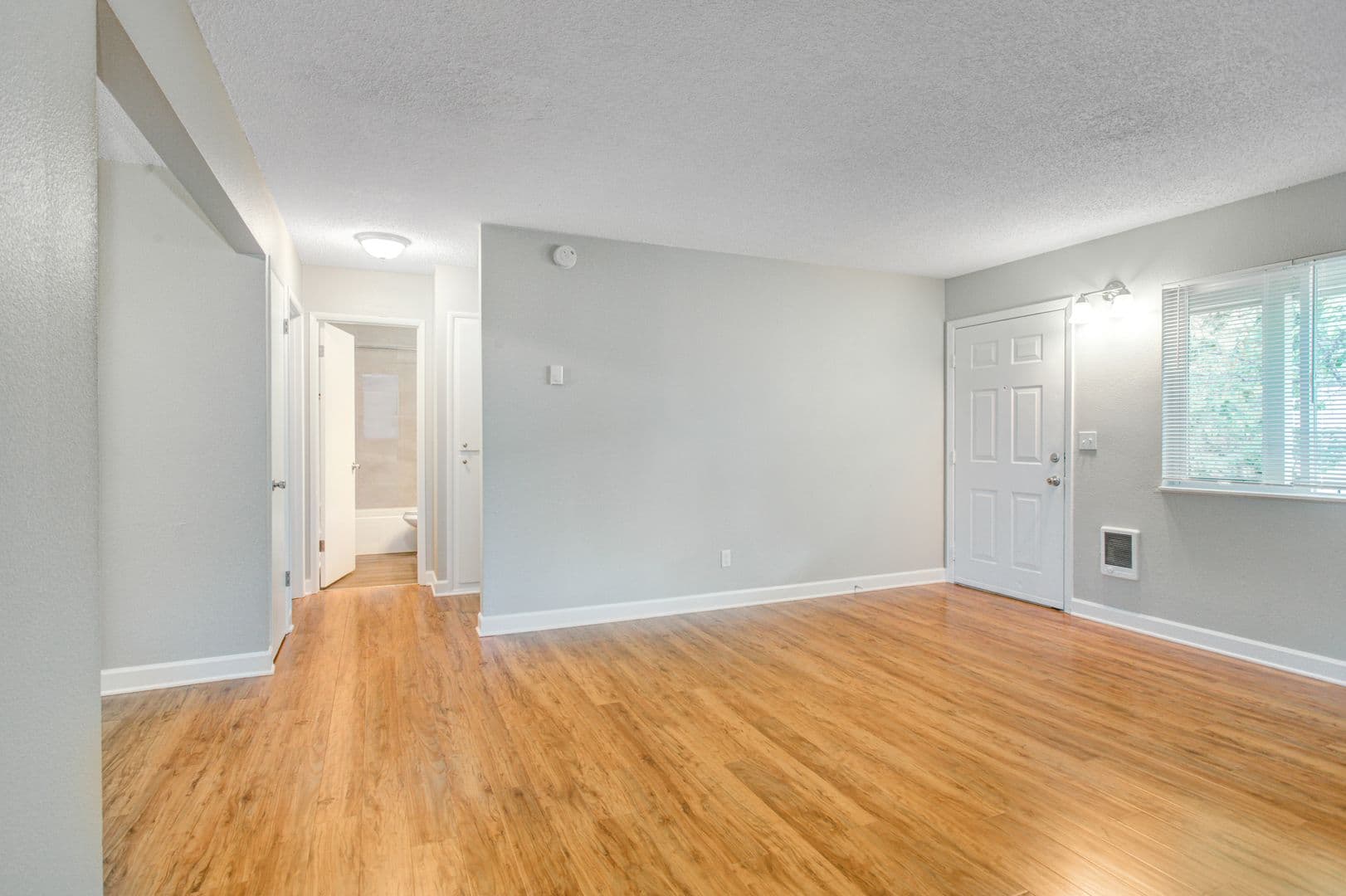 Milwaukie Apartment: 13306 SE Linden Ln