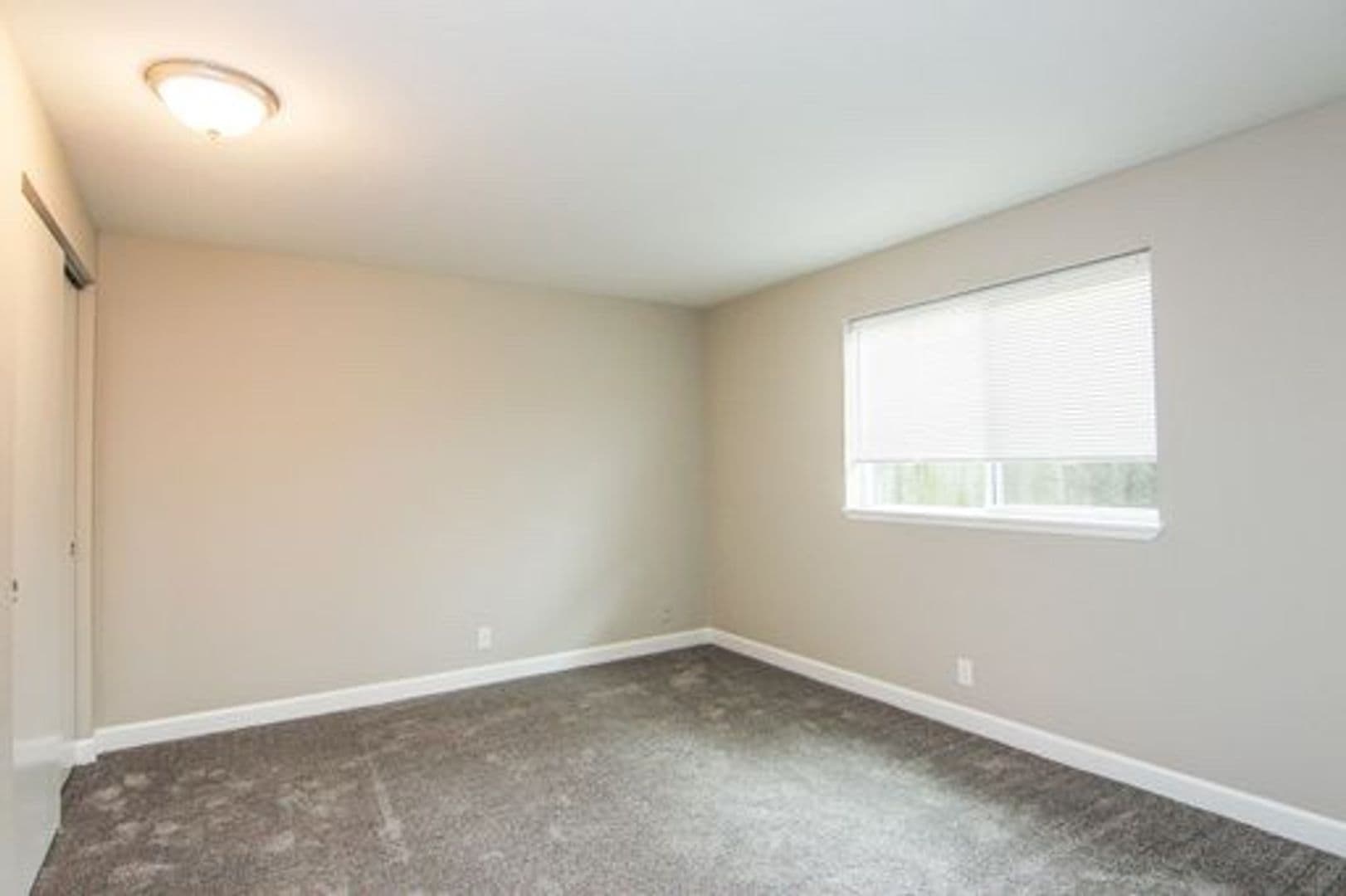Portland Apartment: 7938-7960 SW 35th Ave