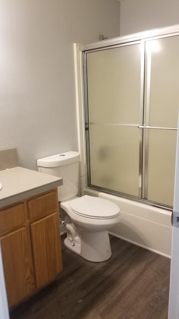 McMinnville Apartment: 550 SW Edmunston St.