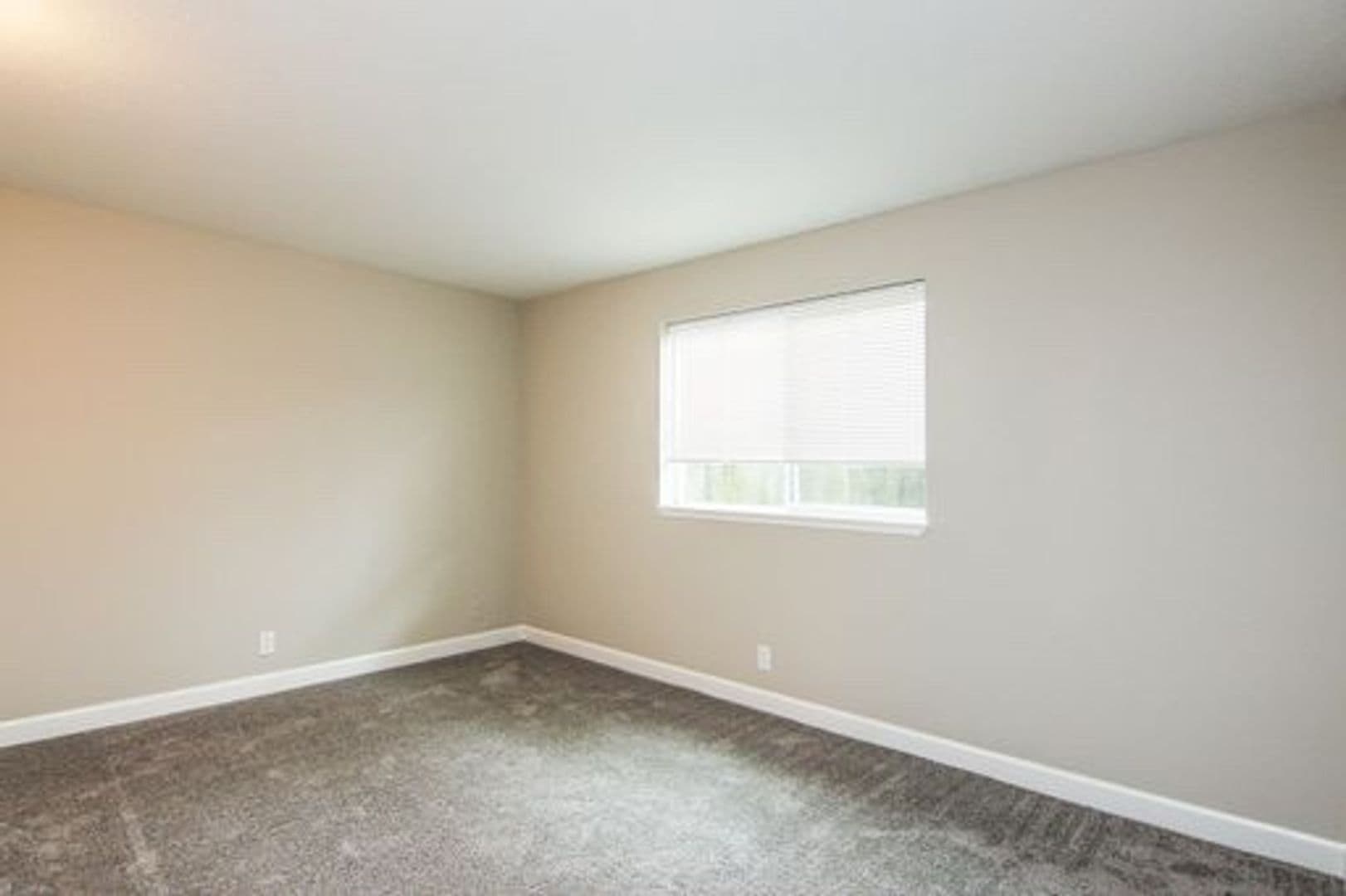 Portland Apartment: 7938-7960 SW 35th Ave