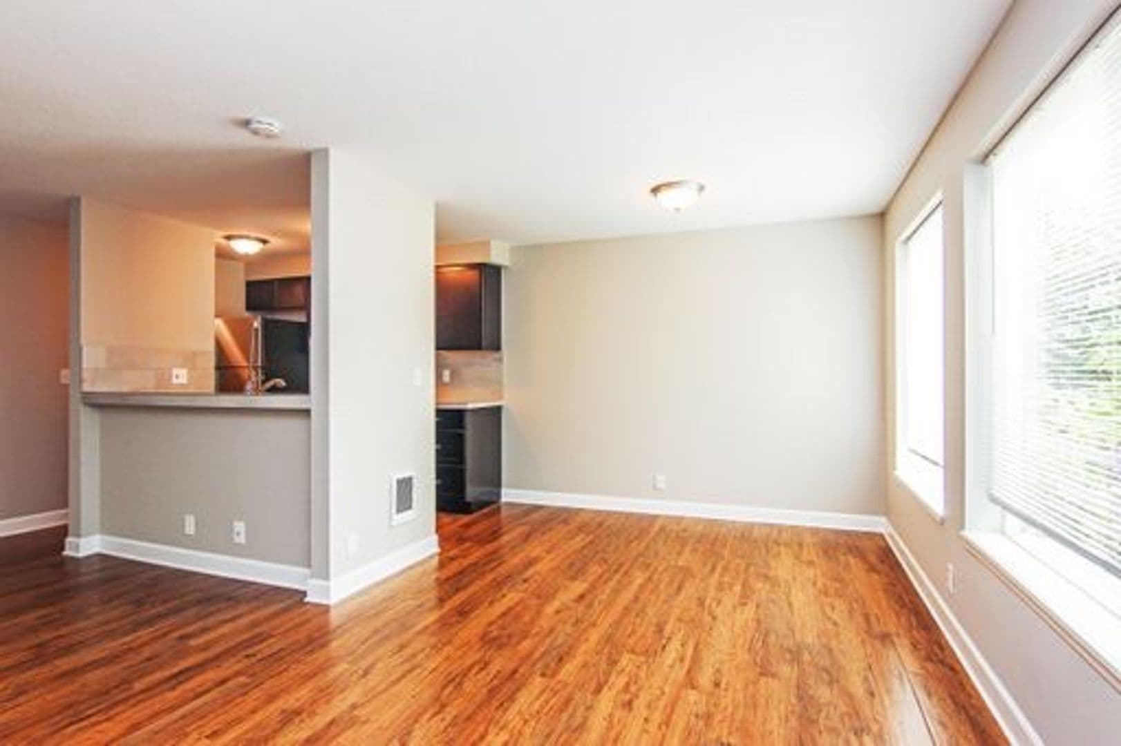 Portland Apartment: 7938-7960 SW 35th Ave