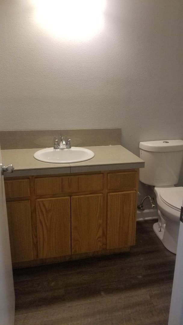 McMinnville Apartment: 550 SW Edmunston St.