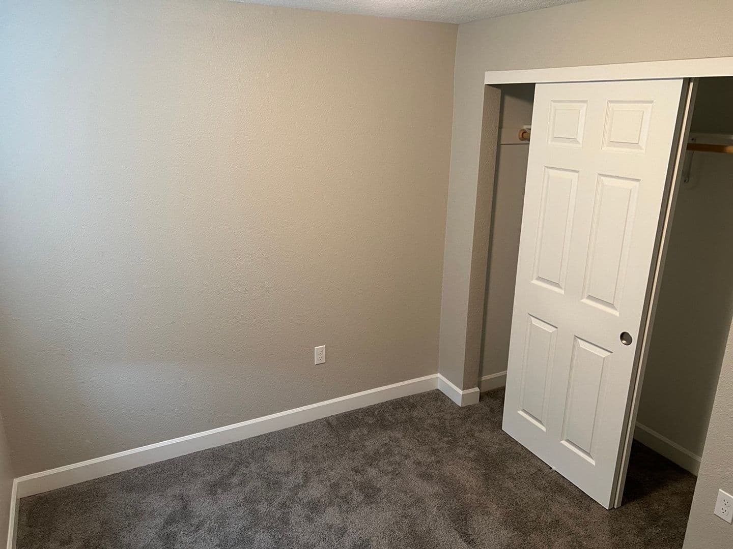 Forest Grove Apartment: 3007 22nd Pl