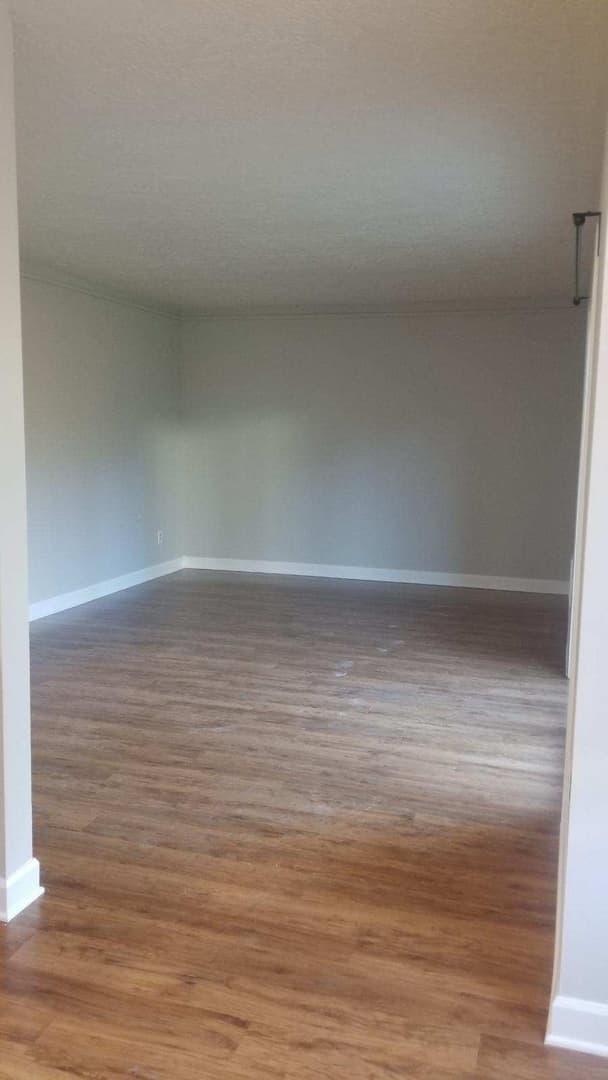 McMinnville Apartment: 550 SW Edmunston St.