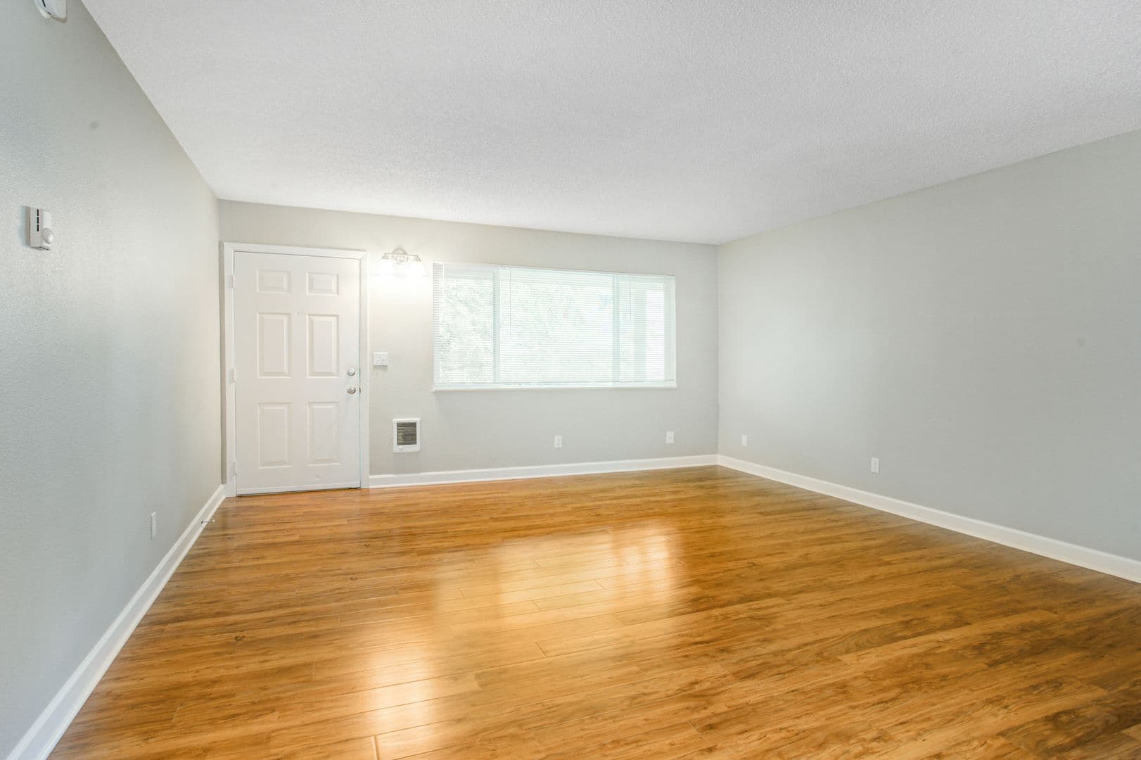 Milwaukie Apartment: 13306 SE Linden Ln