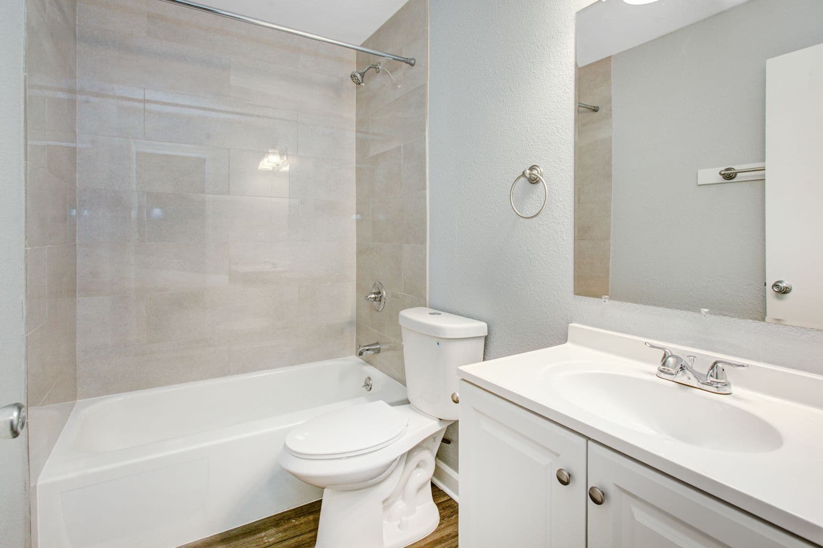 Milwaukie Apartment: 13306 SE Linden Ln