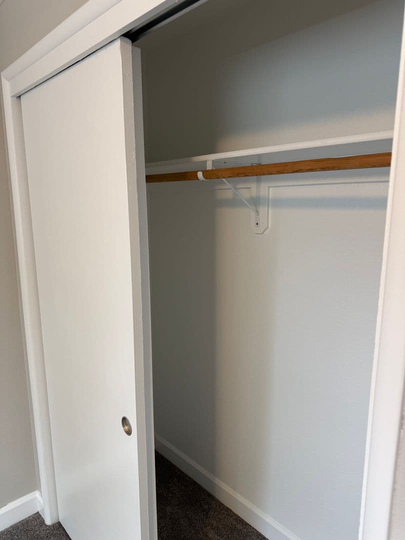 McMinnville Apartment: 605 NW Adams St.