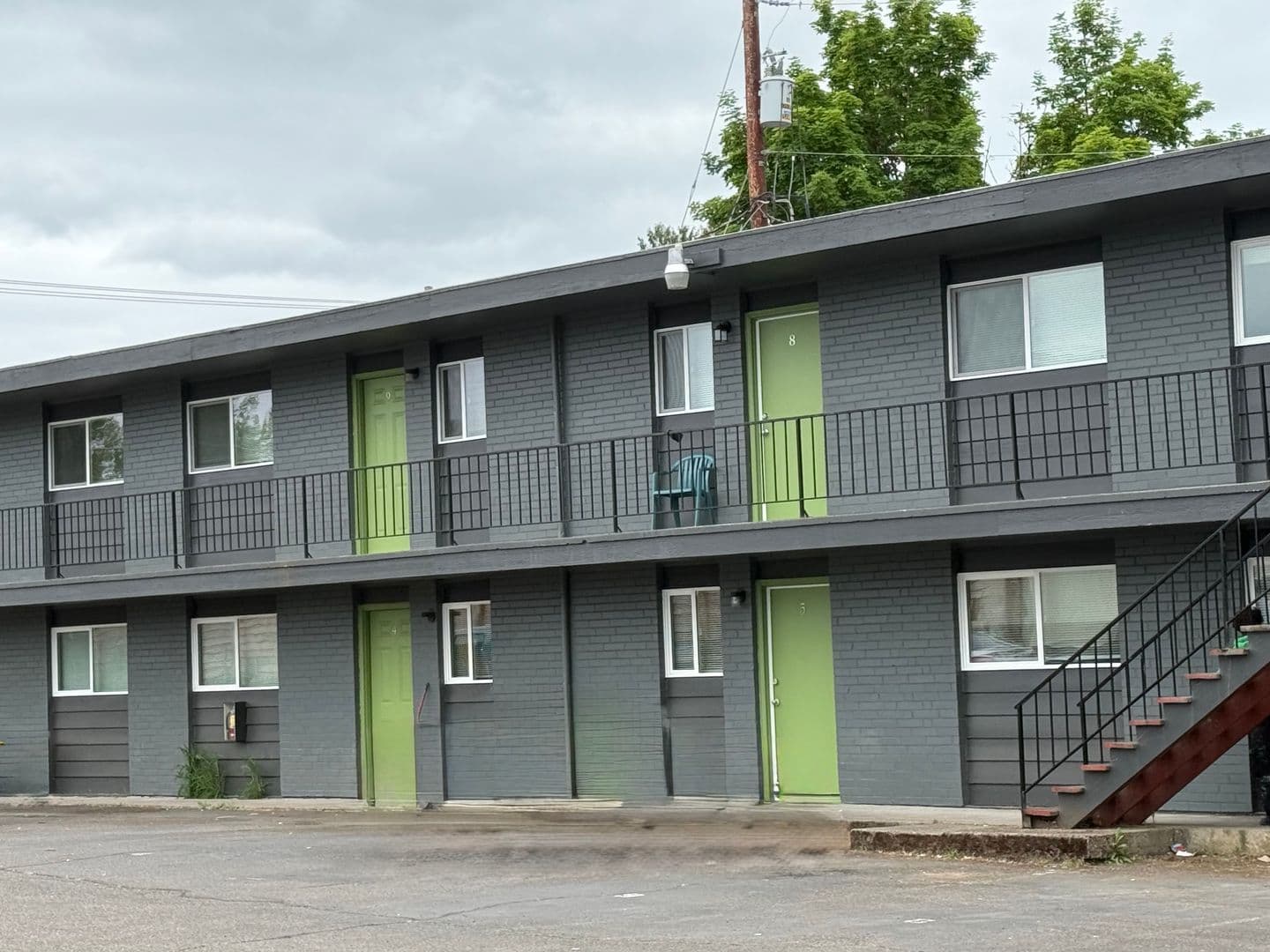 McMinnville Apartment: 605 NW Adams St.