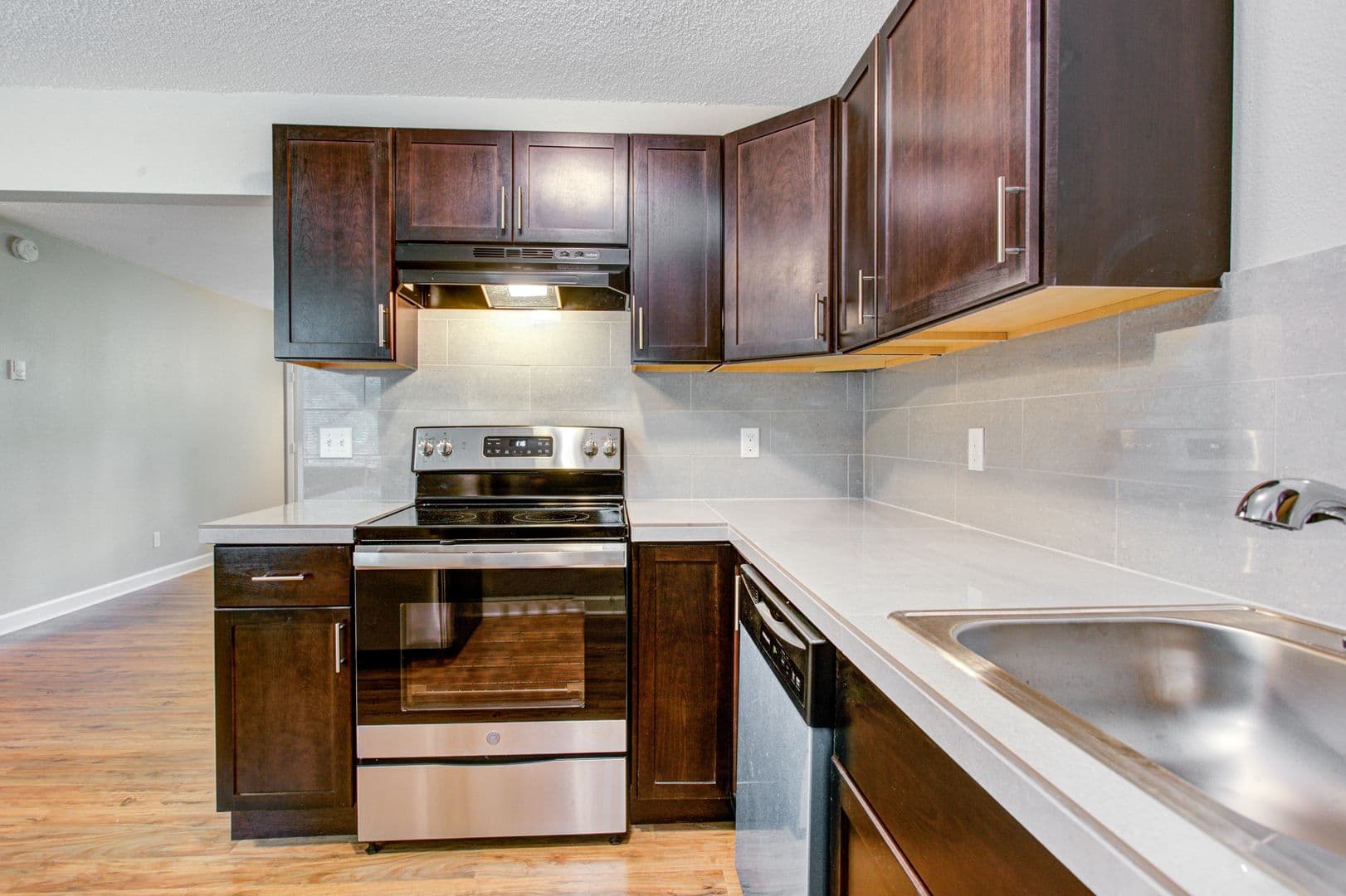 Milwaukie Apartment: 13306 SE Linden Ln