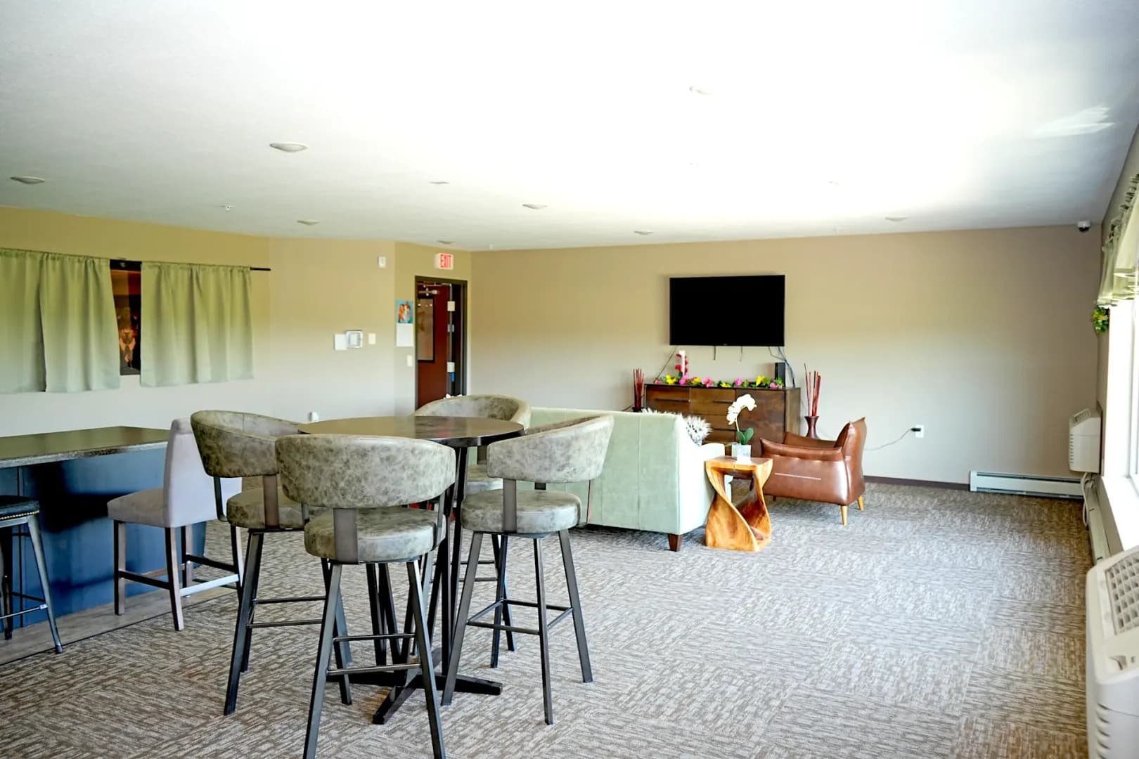 Glencoe Apartment: 2905 14th Street East