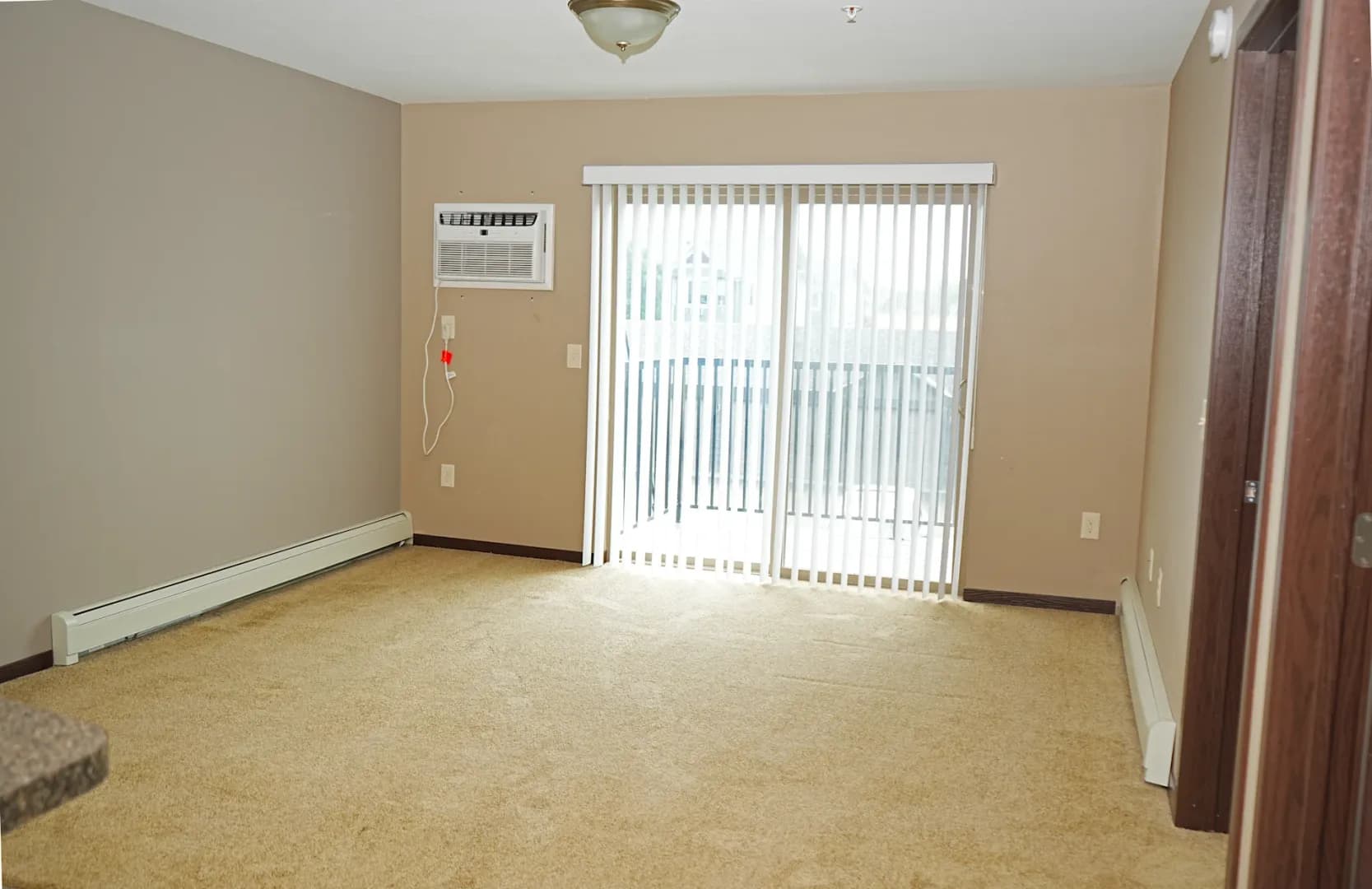 Glencoe Apartment: 2905 14th Street East