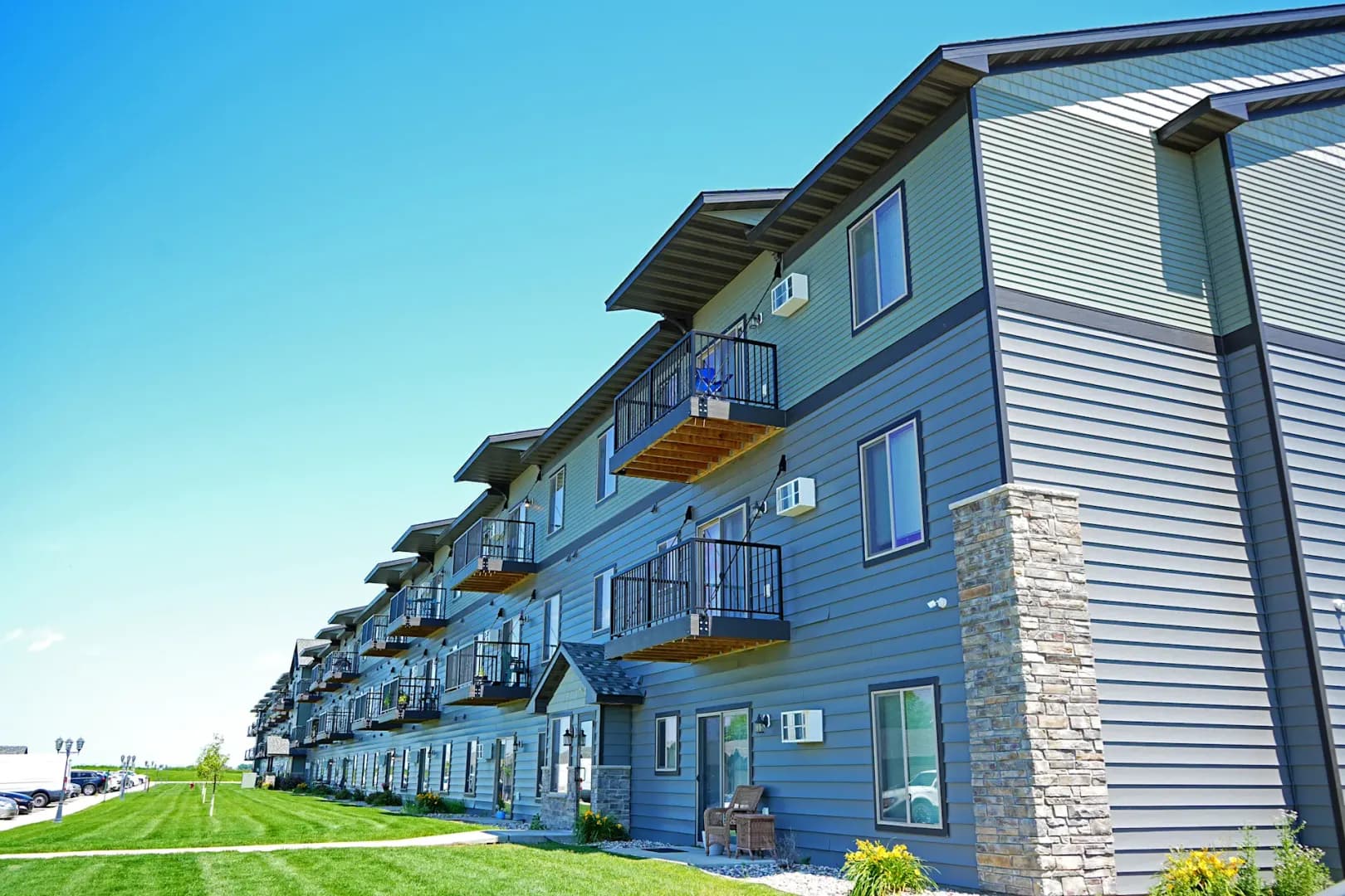 Glencoe Apartment: 2905 14th Street East