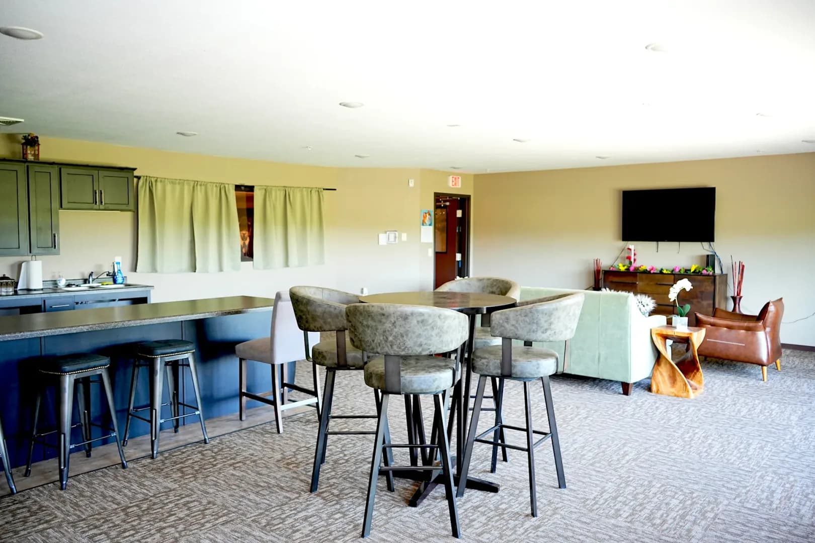 Glencoe Apartment: 2905 14th Street East